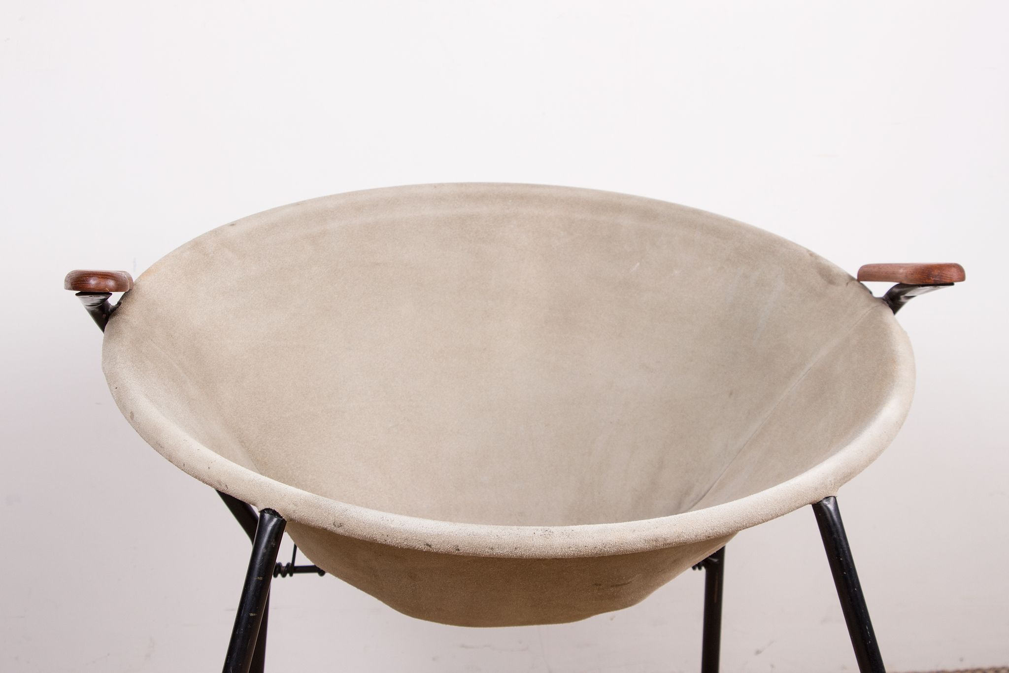 Danish armchair in Leather, Steel and Teak, Balloon model by Hans Olsen 1960.