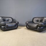 Set of black leather lounge chairs by Sapporo for Mobil Girgi, 1970s
