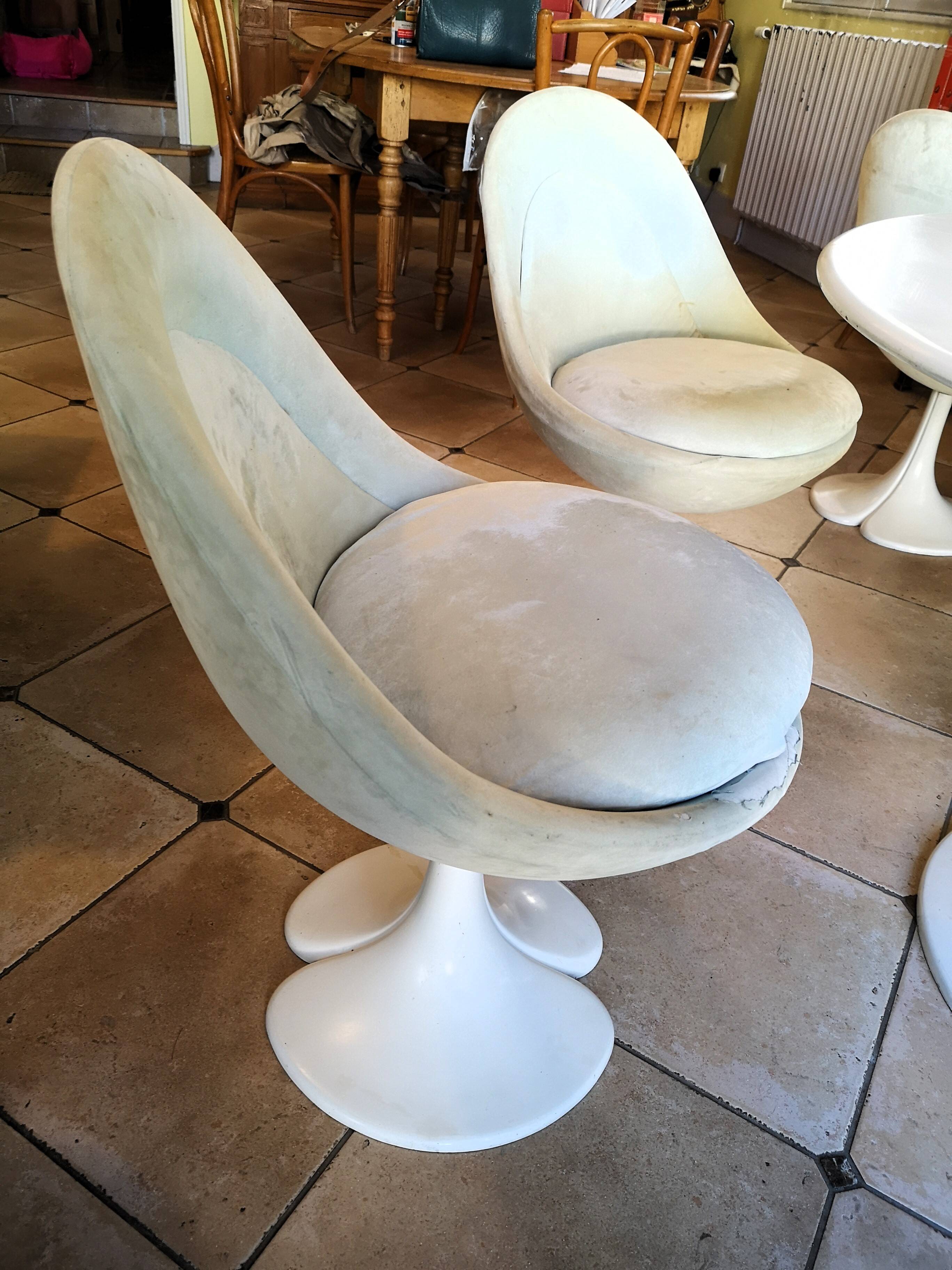 Tulip table and chair set