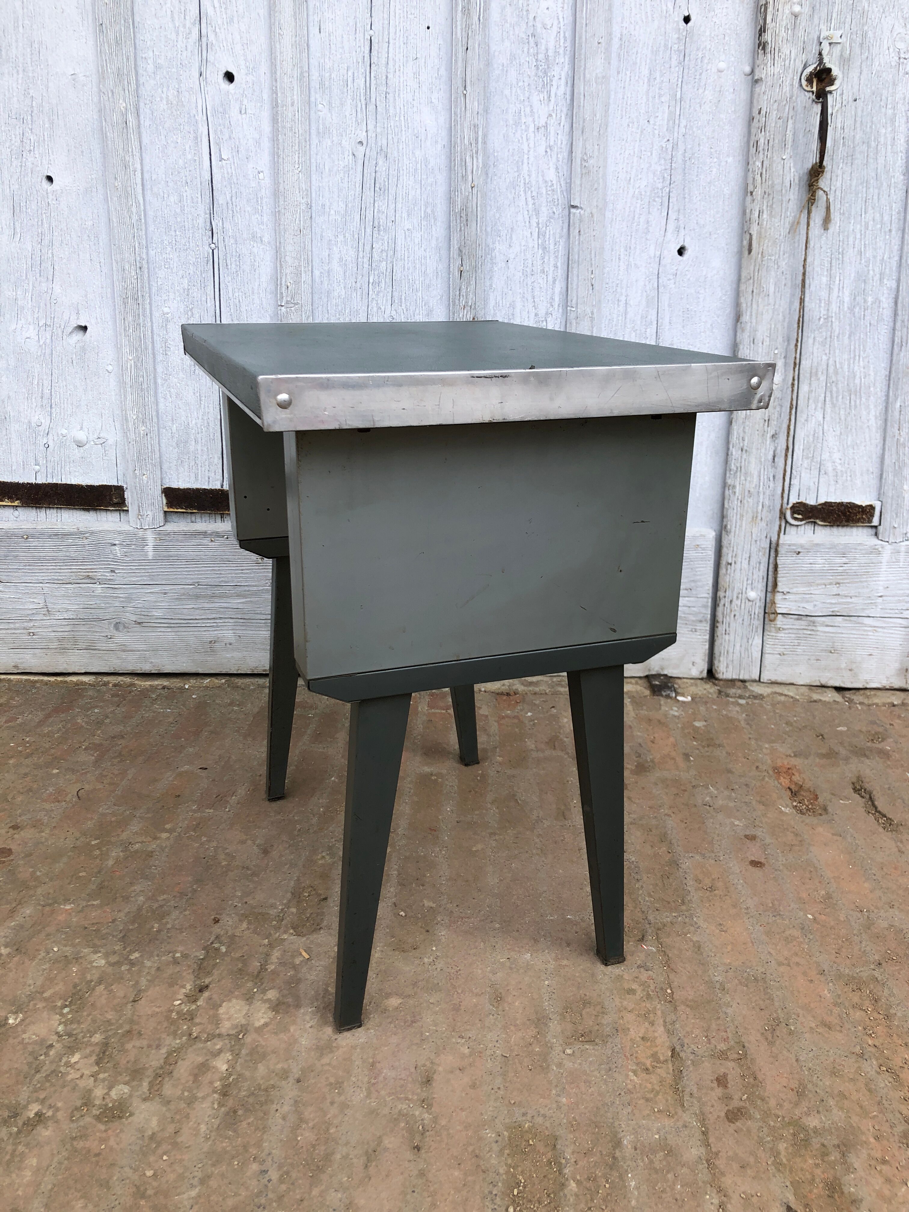 Green Strafor Office