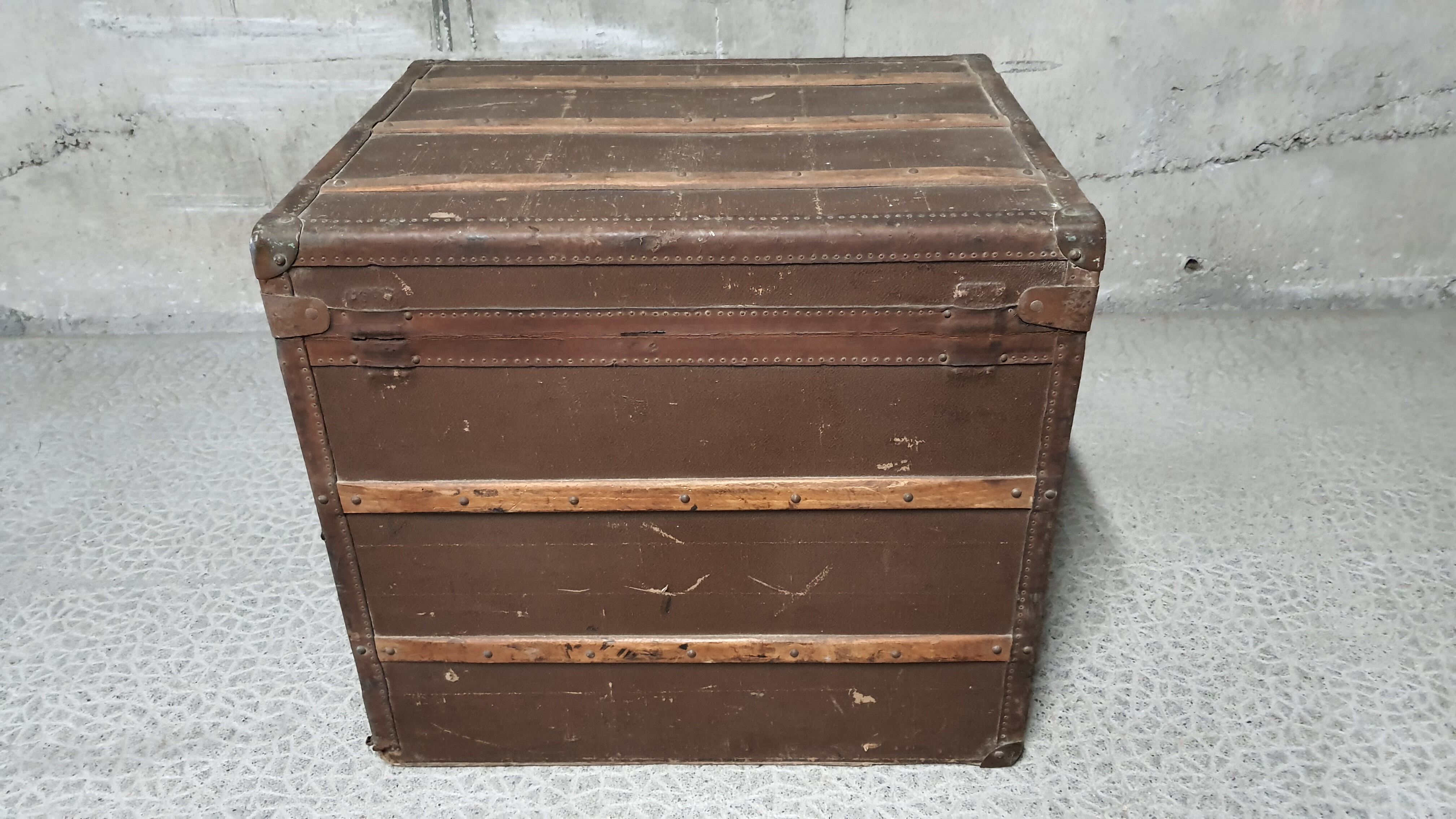 Travel trunk "Moynat"