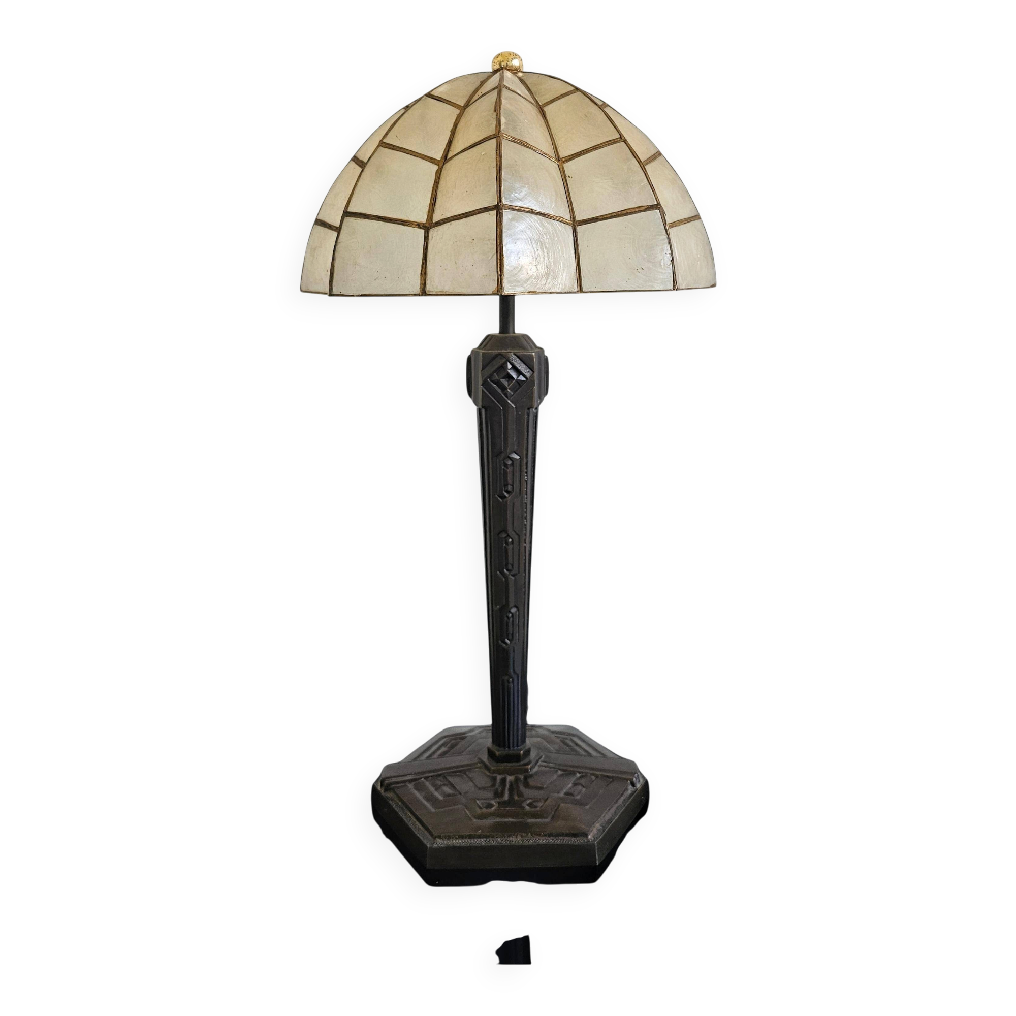 Lampe de table Art Déco tardive en bronze avec abat-jour coquille Capiz années 1950