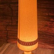 Lampe a poser au sol FAT LAVA