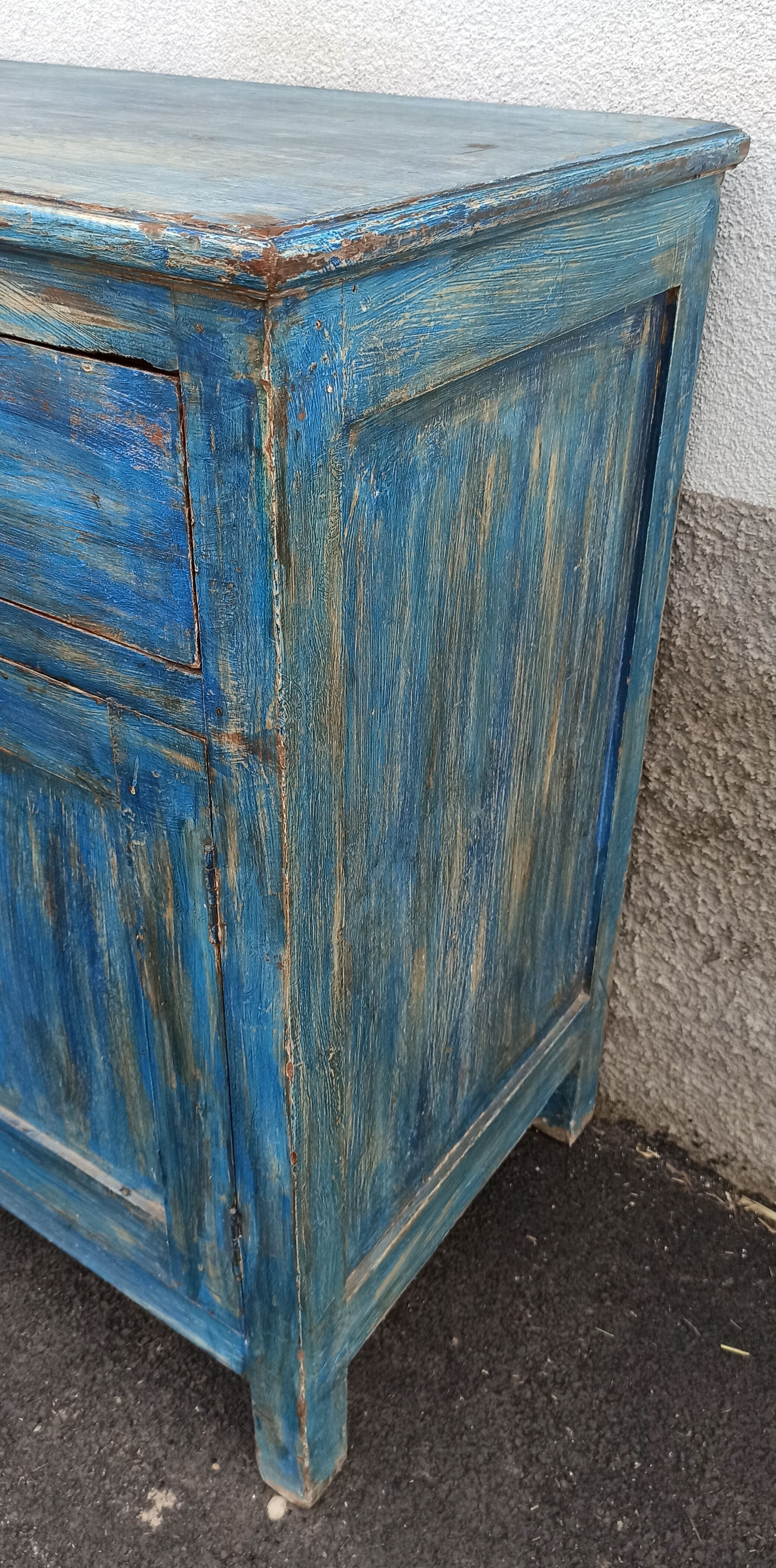 Blue wooden buffet with 2 drawers and 2 doors