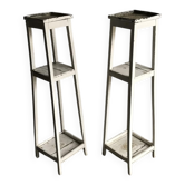 Deux porte-plantes blancs en bois vintage mi‑20e siècle, étagères à 3 niveaux