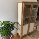 Armoire portes vitrées