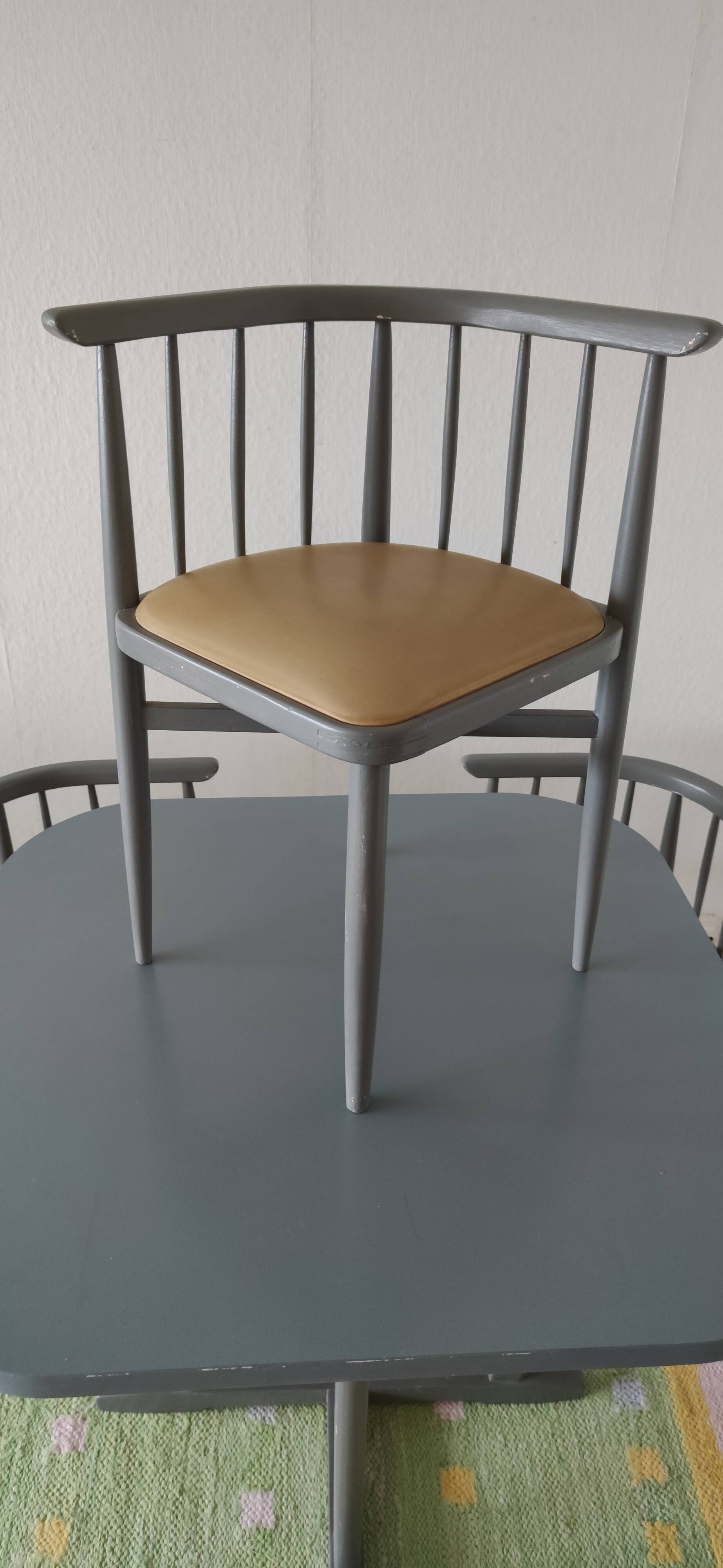 Ensemble Thonet 1960 table et 4 chaises