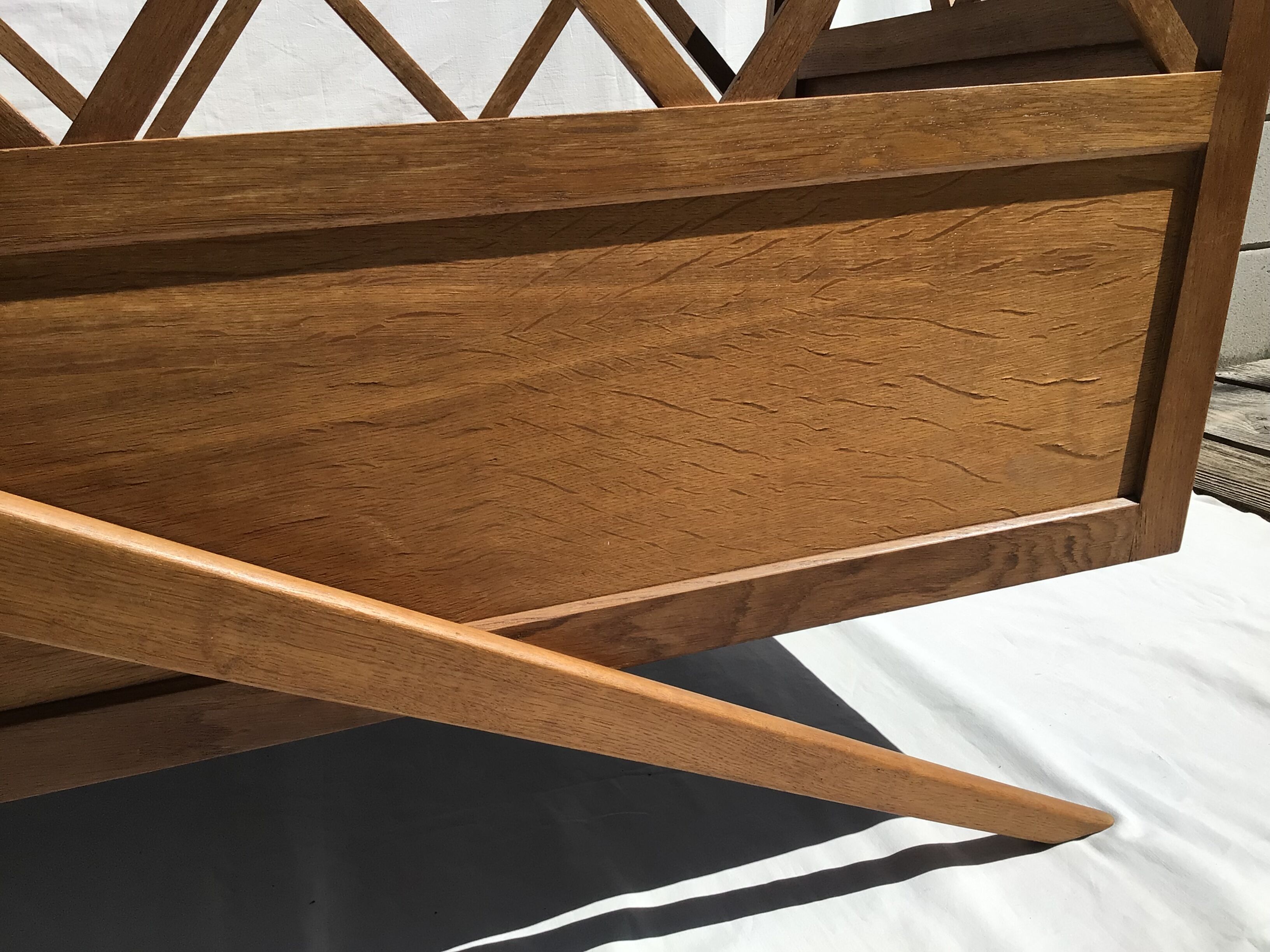 Child bed solid wood spindle feet 60's crosses