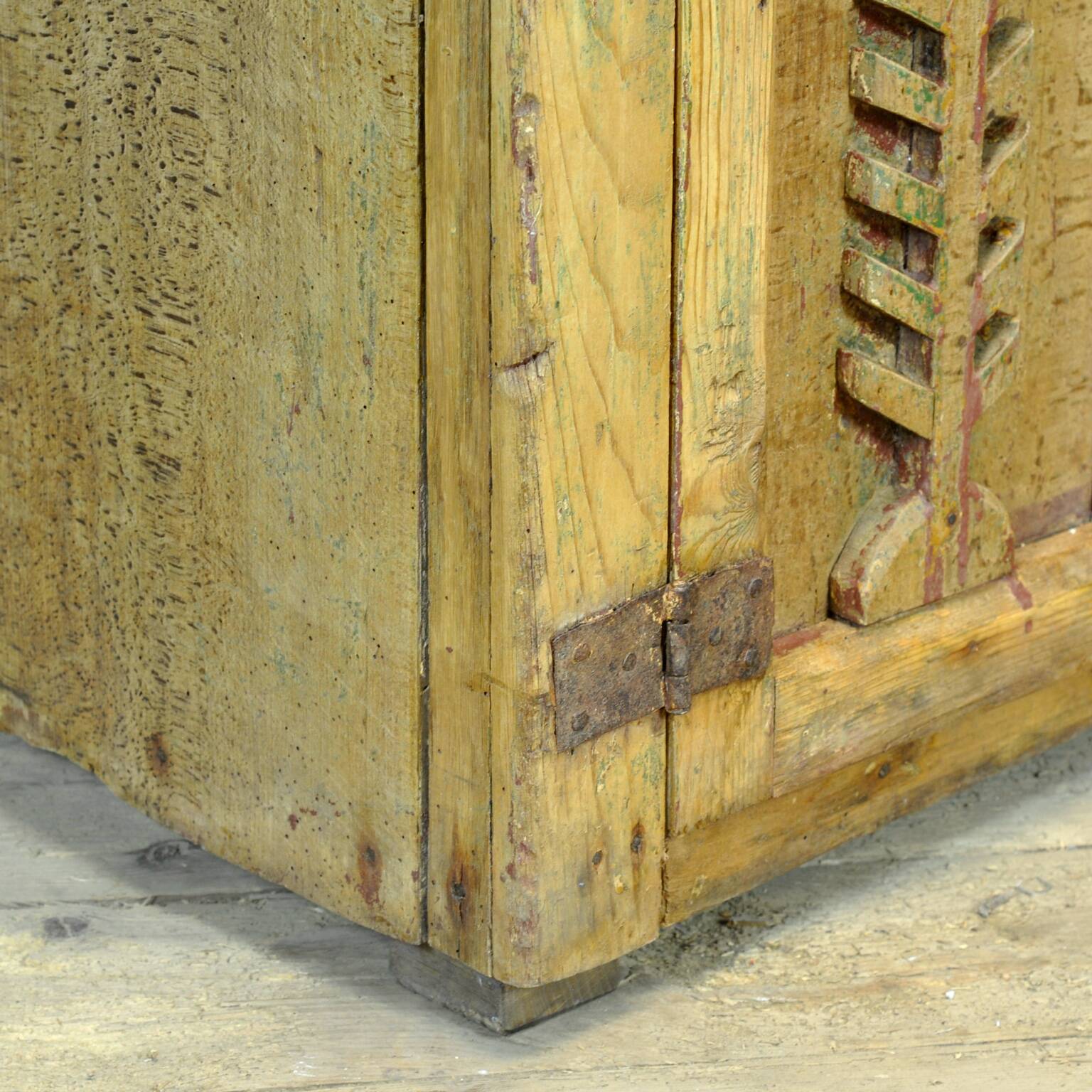 Cabinet d'art populaire, vers 1880