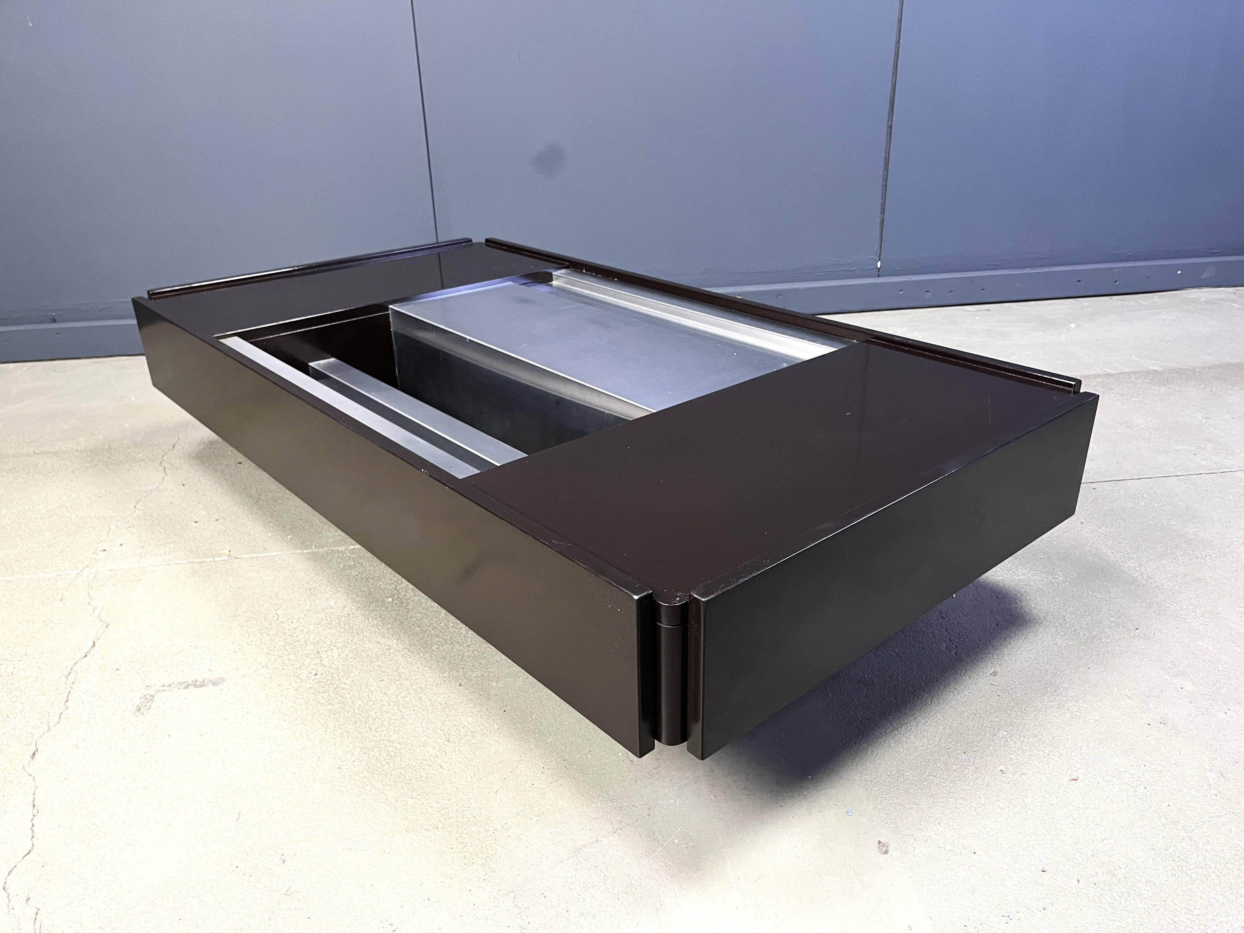 Table basse en laque vintage fabriquée en Italie, attribuée à Mario Sabot/Willy Rizzo.