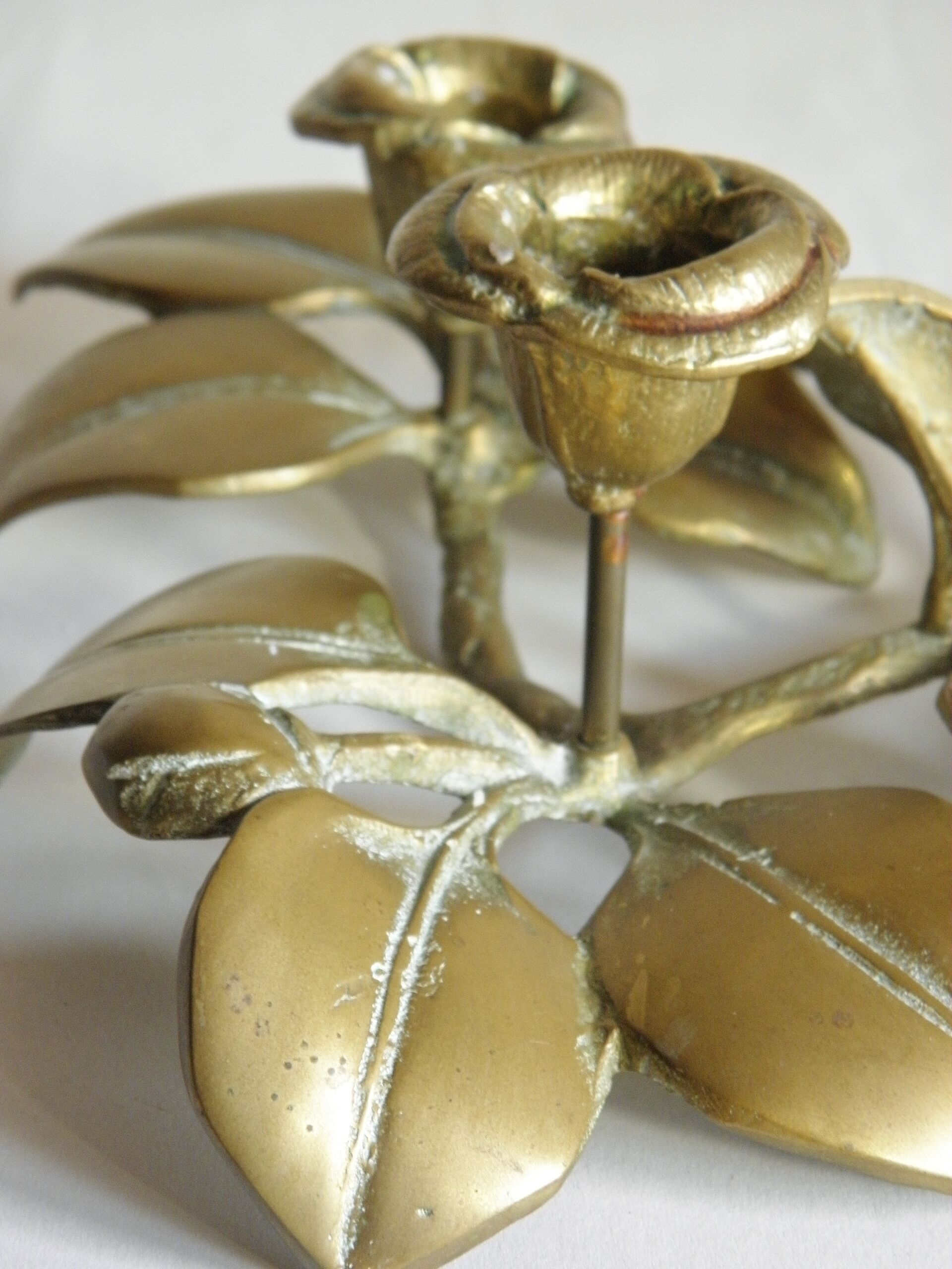 Chandelier "camelia" in brass 70s