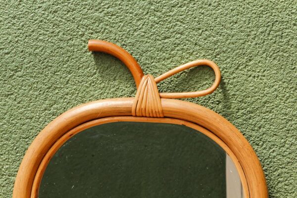 Paire de miroirs pomme en rotin