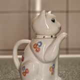 Cat teapot
