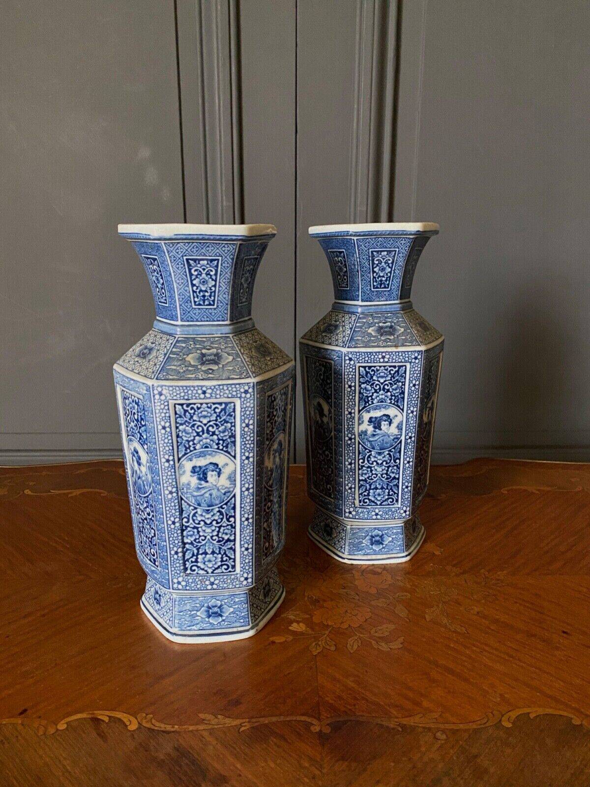 Paire de vases japonais hexagonaux fond bleu pans coupés DEC 739