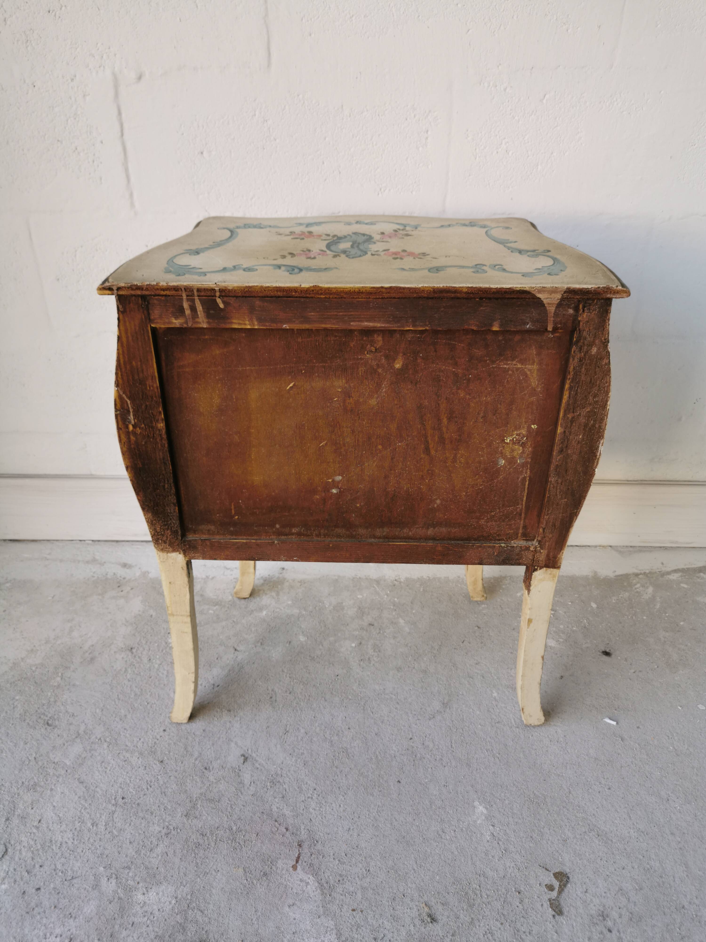 Chevet commode de style vénitien