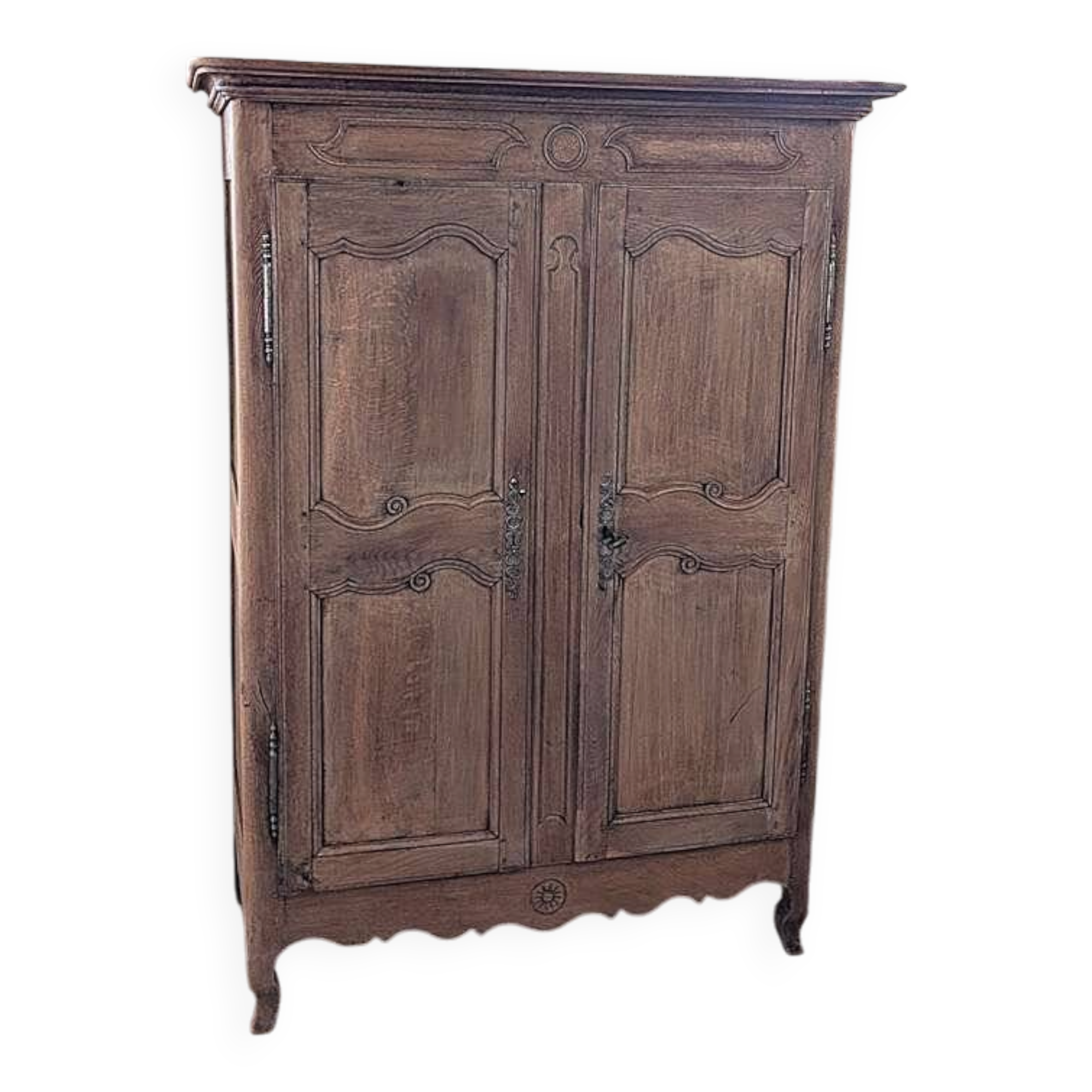 Old Angevin Bassette wardrobe
