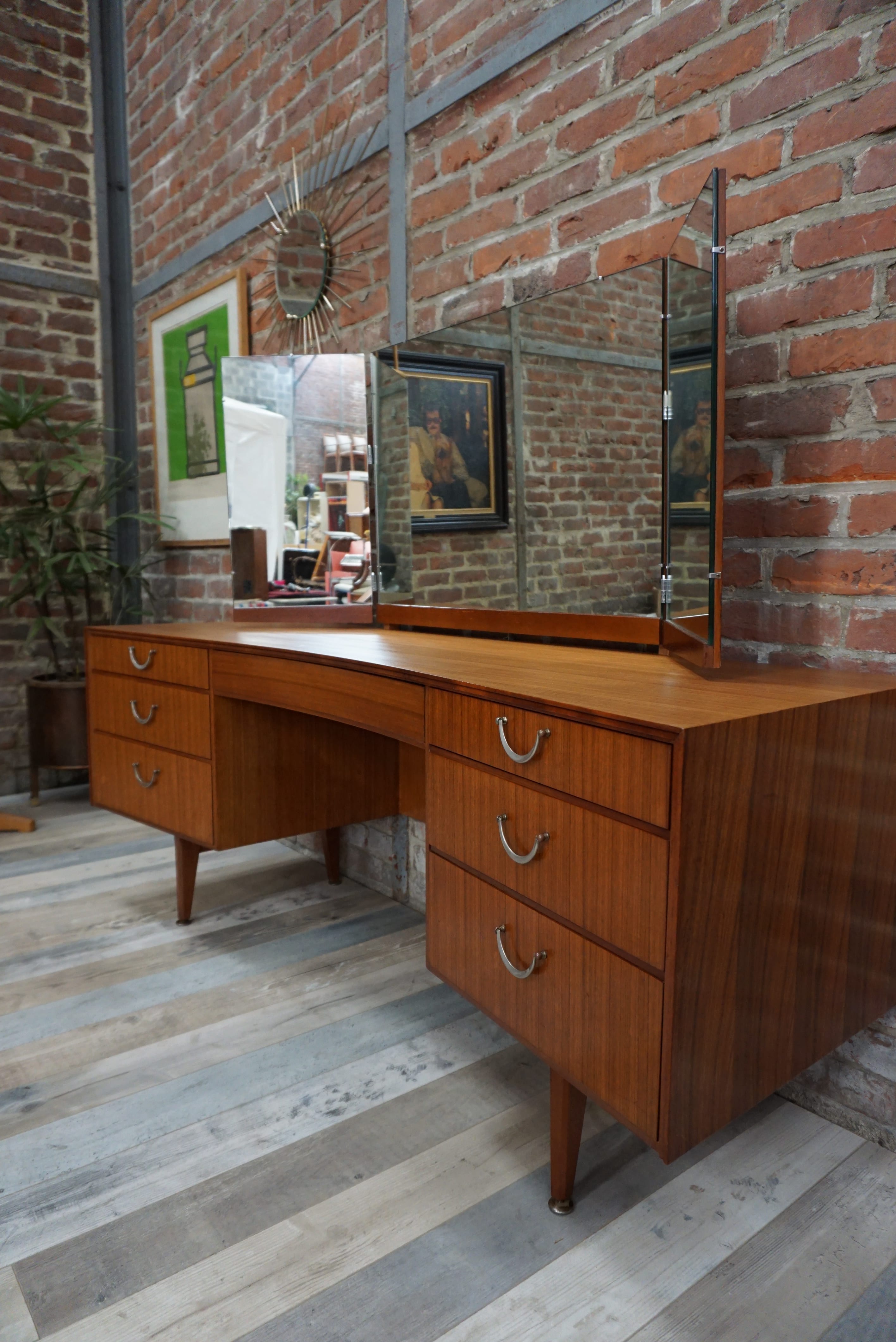 Curved dressing table 50-60s teak