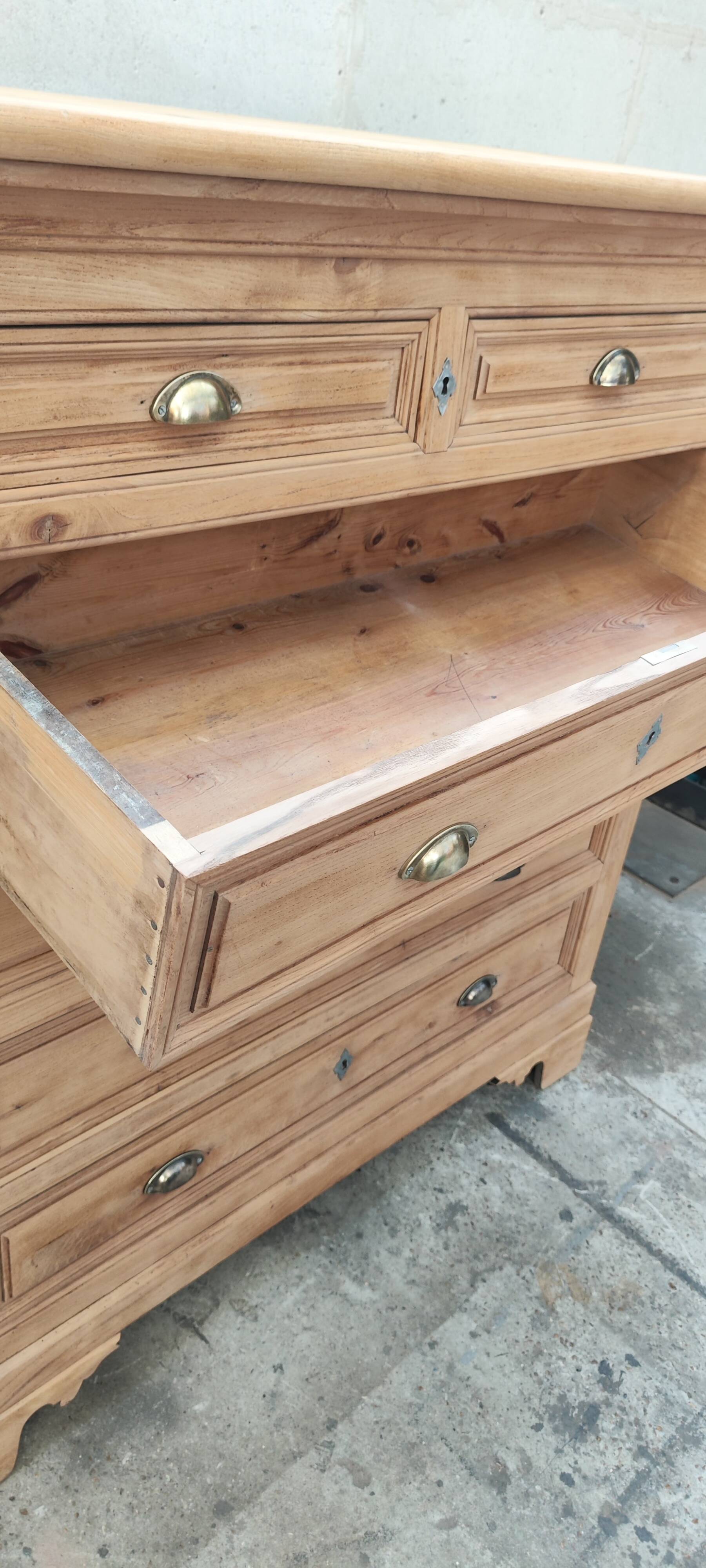 Old large elm chest of drawers with six drawers