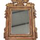 Petit miroir de dame Louis XVI en bois sculpté et doré