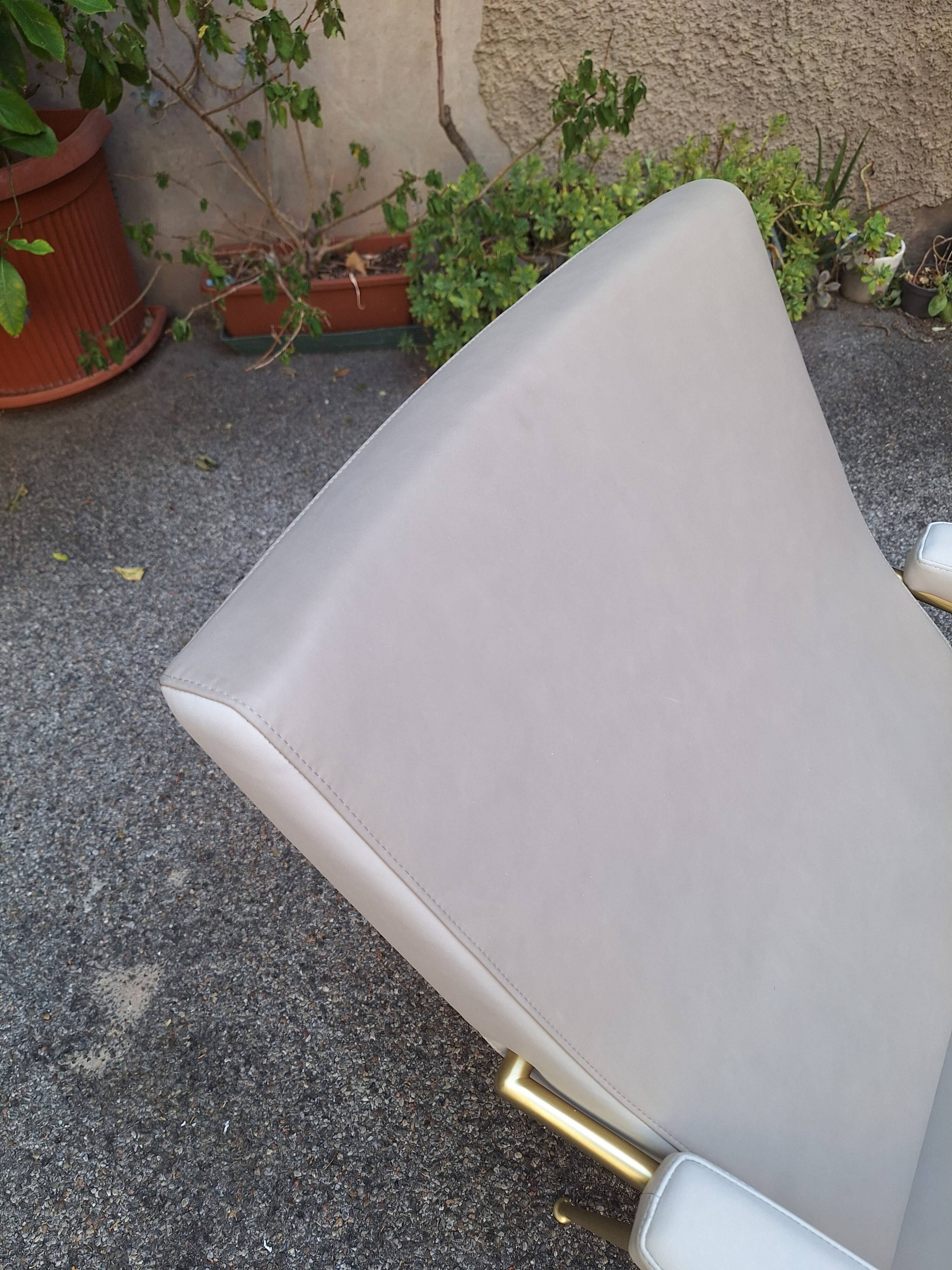 poltrona D.153.1 deza distex en cuir gio ponti pour molteni