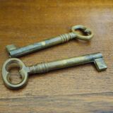 Piedmontese curved writing desk in marquetry