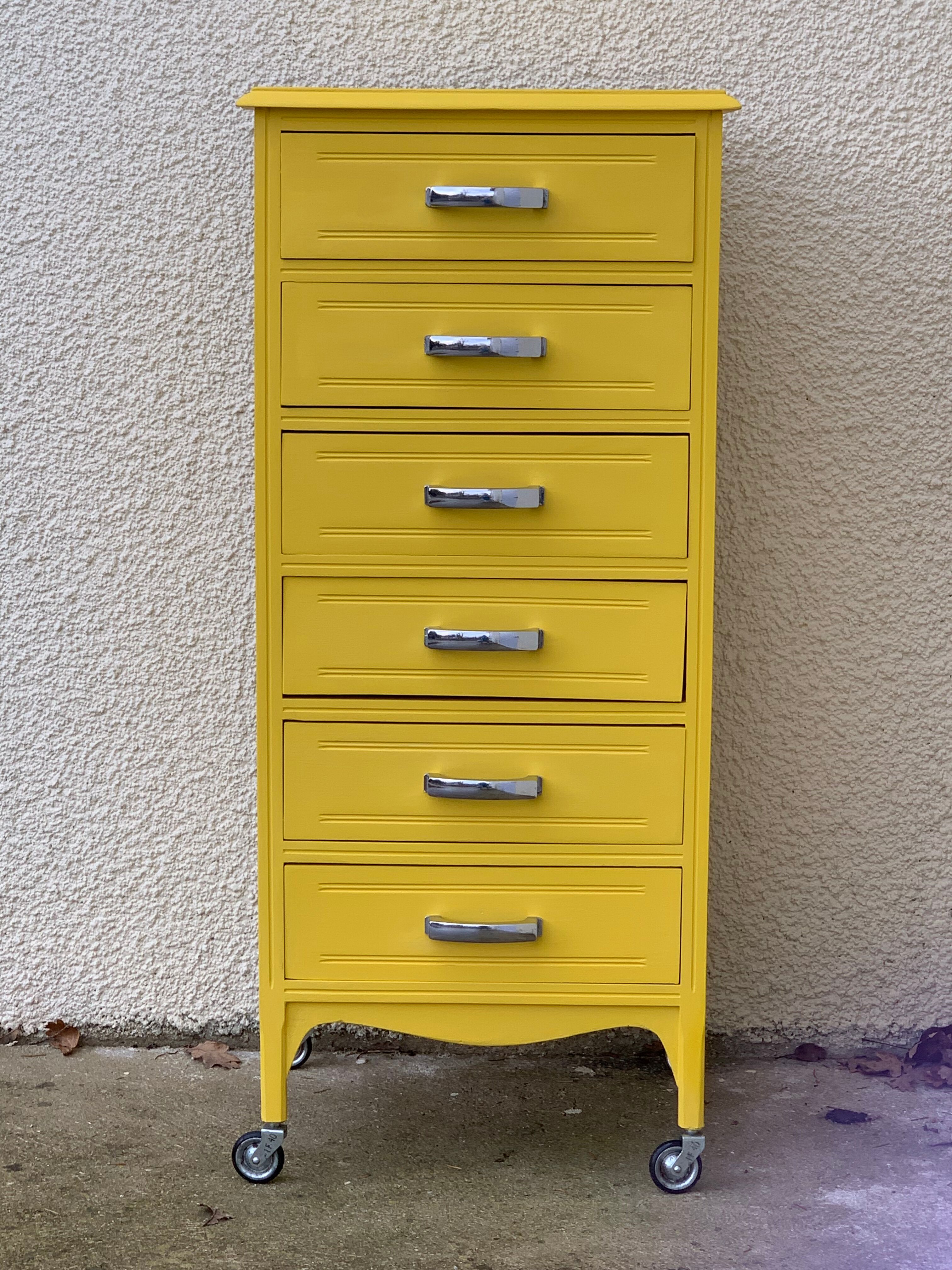 Vintage ragpicker yellow powder 1950