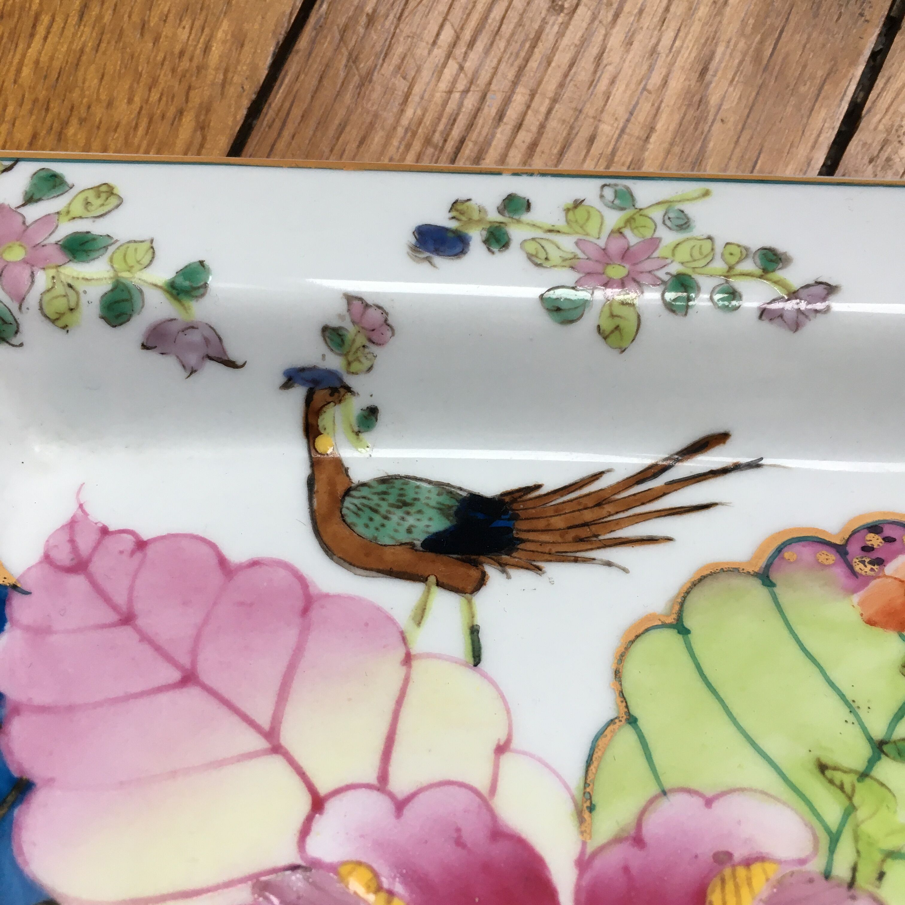 China porcelain ashtray enamelled with a tobacco leaf decoration