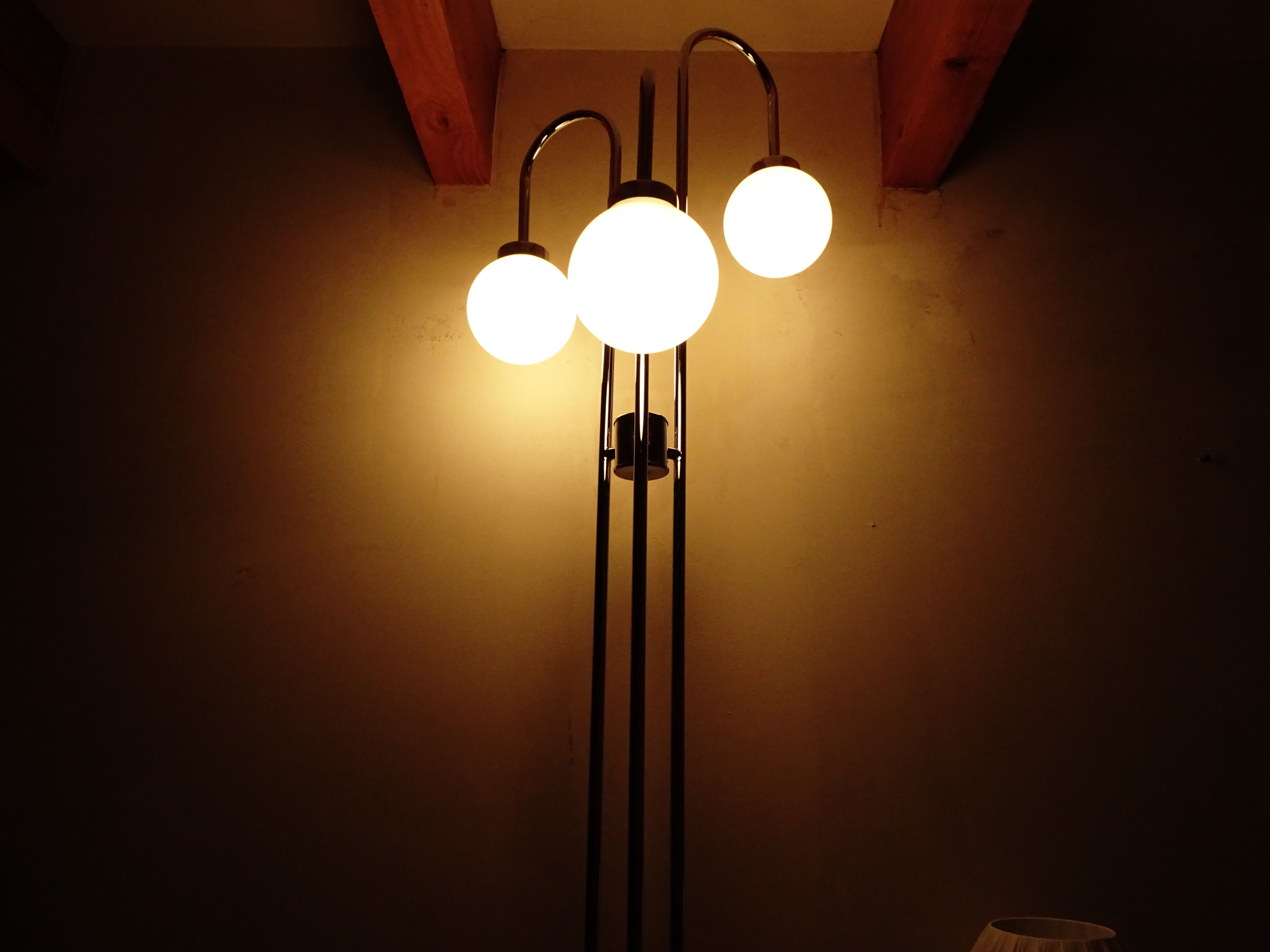 Lampadaire  chromé 3 boules 1970 vintage