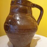 Varnished terracotta pitcher from the 19th century.