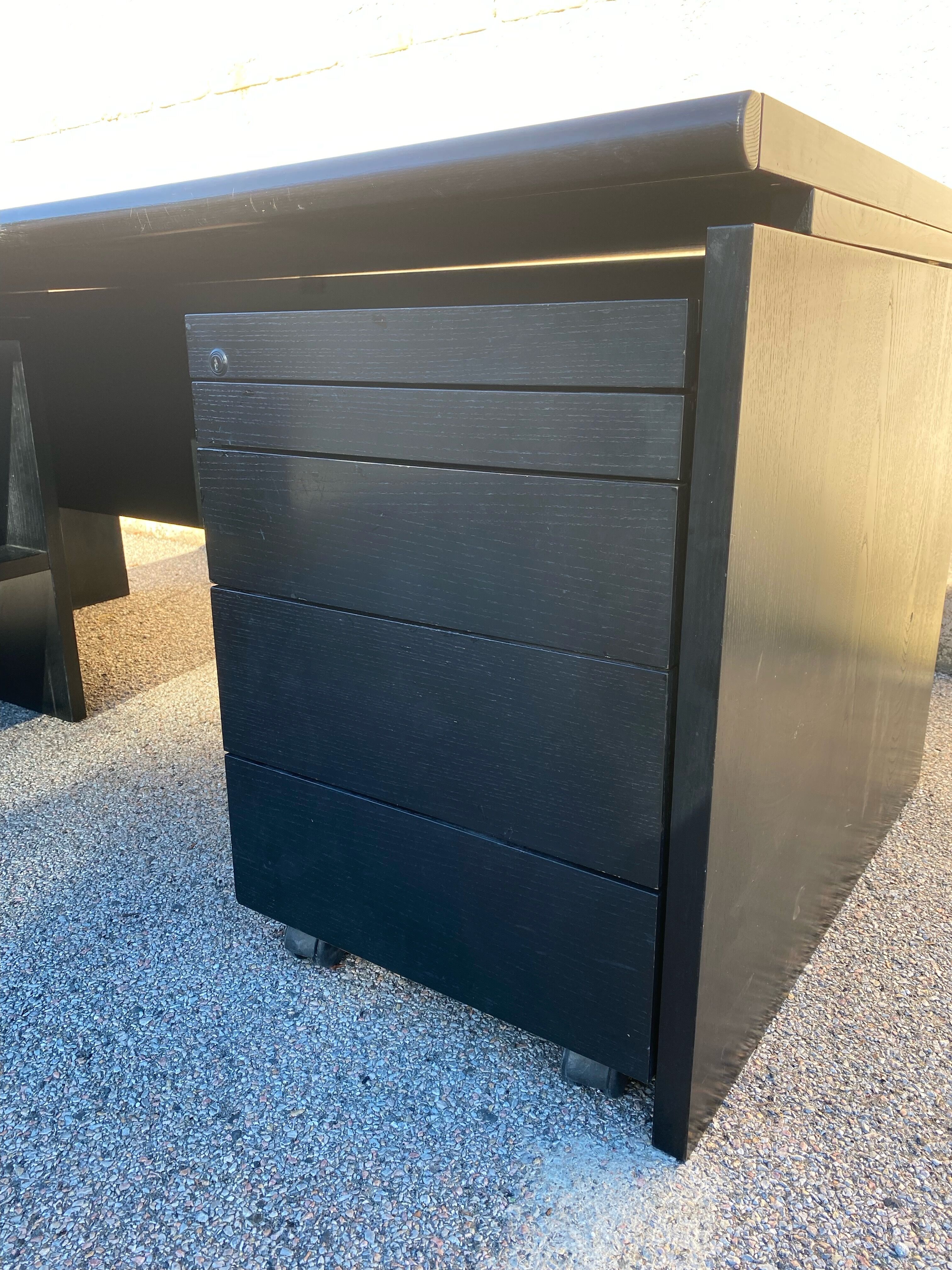 Important office with return, Italian design, black lacquered wood, Nègroni edition, late 80s