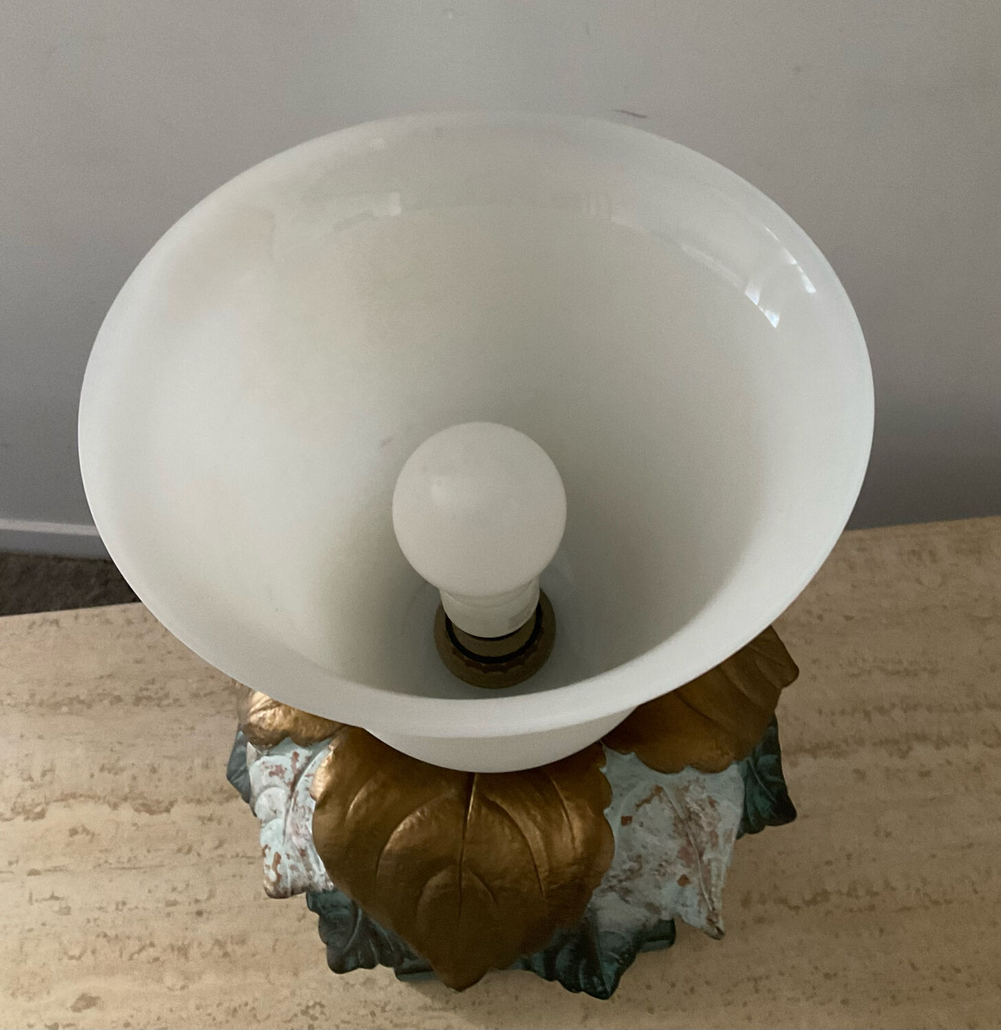 Lampe vintage en opaline et plâtre
