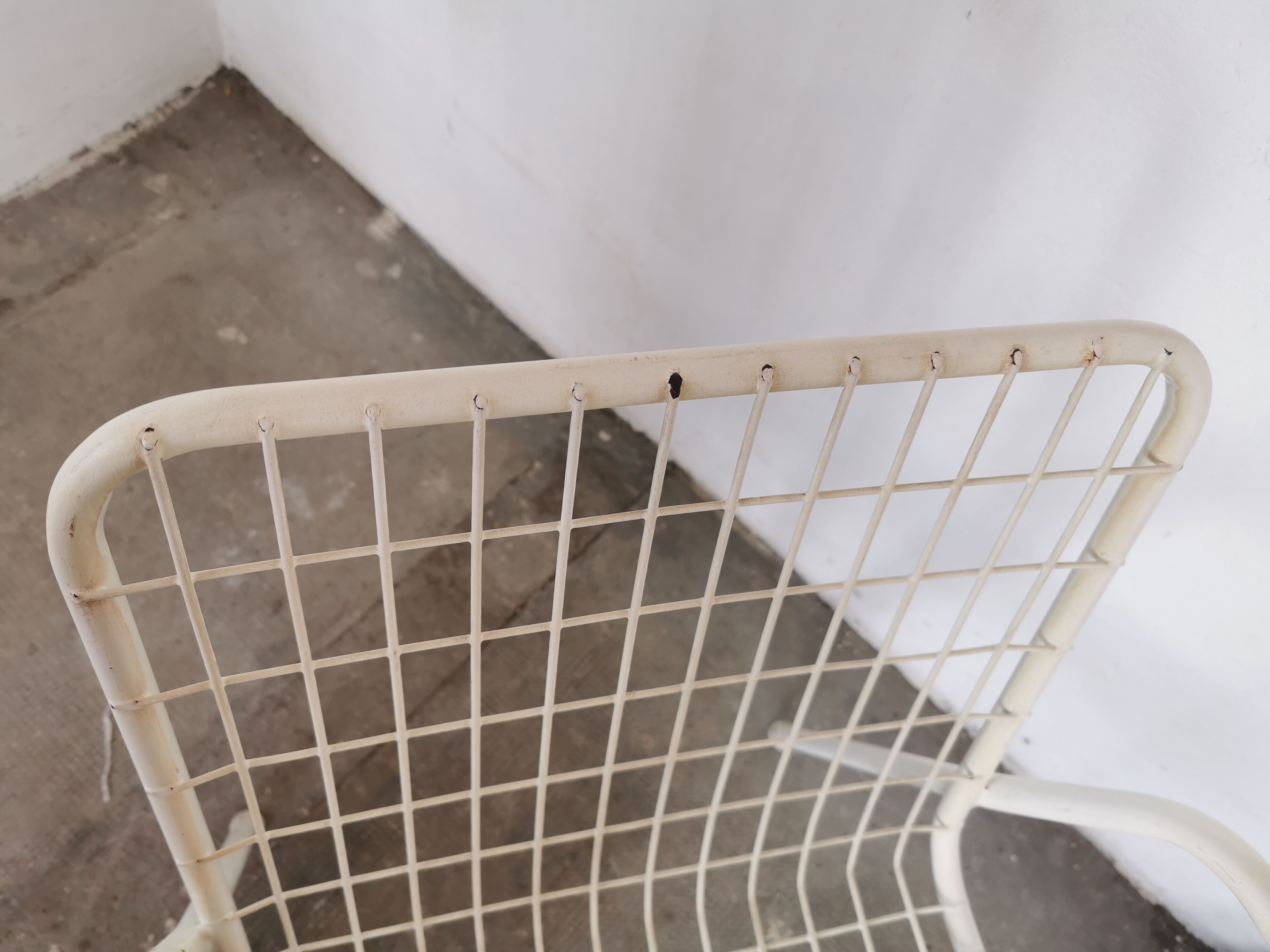Emu chair, rio, in white metal mesh