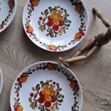Set of 6 Moulin des Loups plates with red flowers