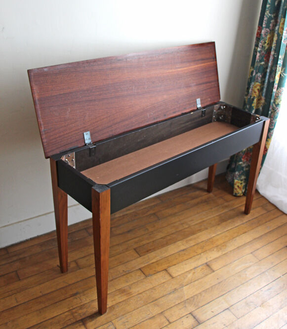 Console black and wood