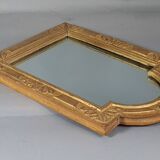 Antique mirror with hat-shaped frame, carved and gilded wood, 46x32 cm D011