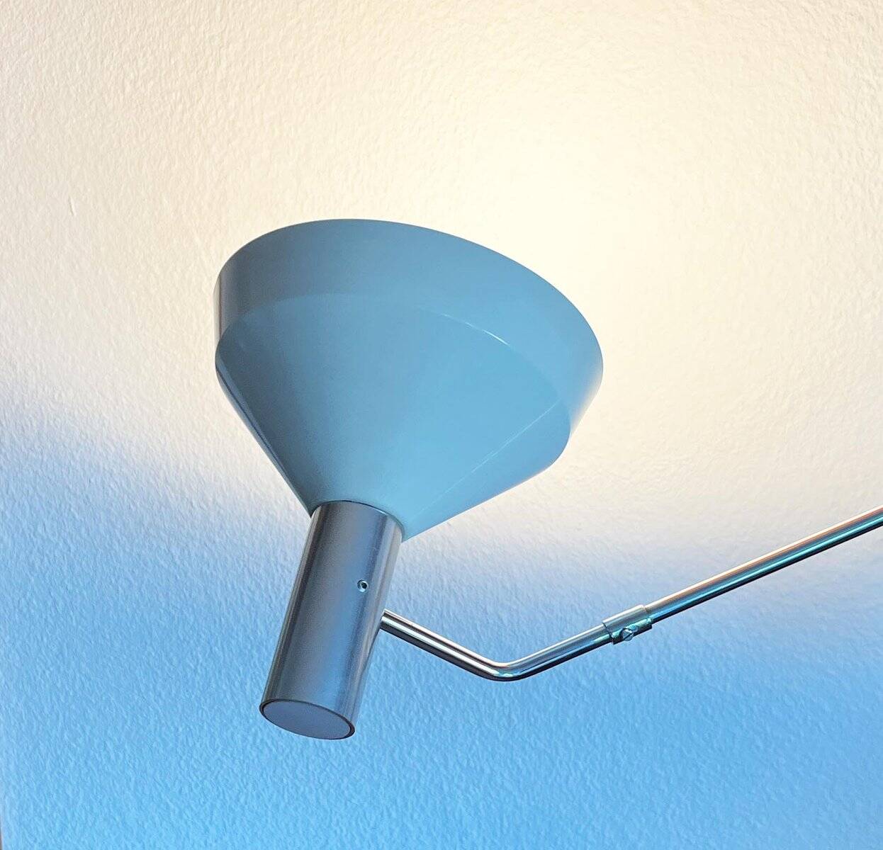 Mid-century minimalist Swiss table lamp with a clamp by Rosemarie and Rico Baltensweiler for Baltensweiler, 1950s.