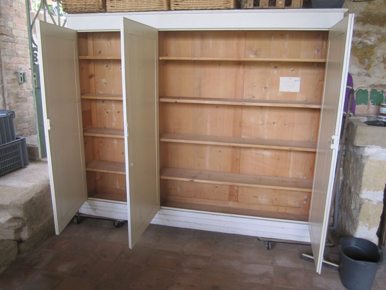 Wardrobe 3 doors