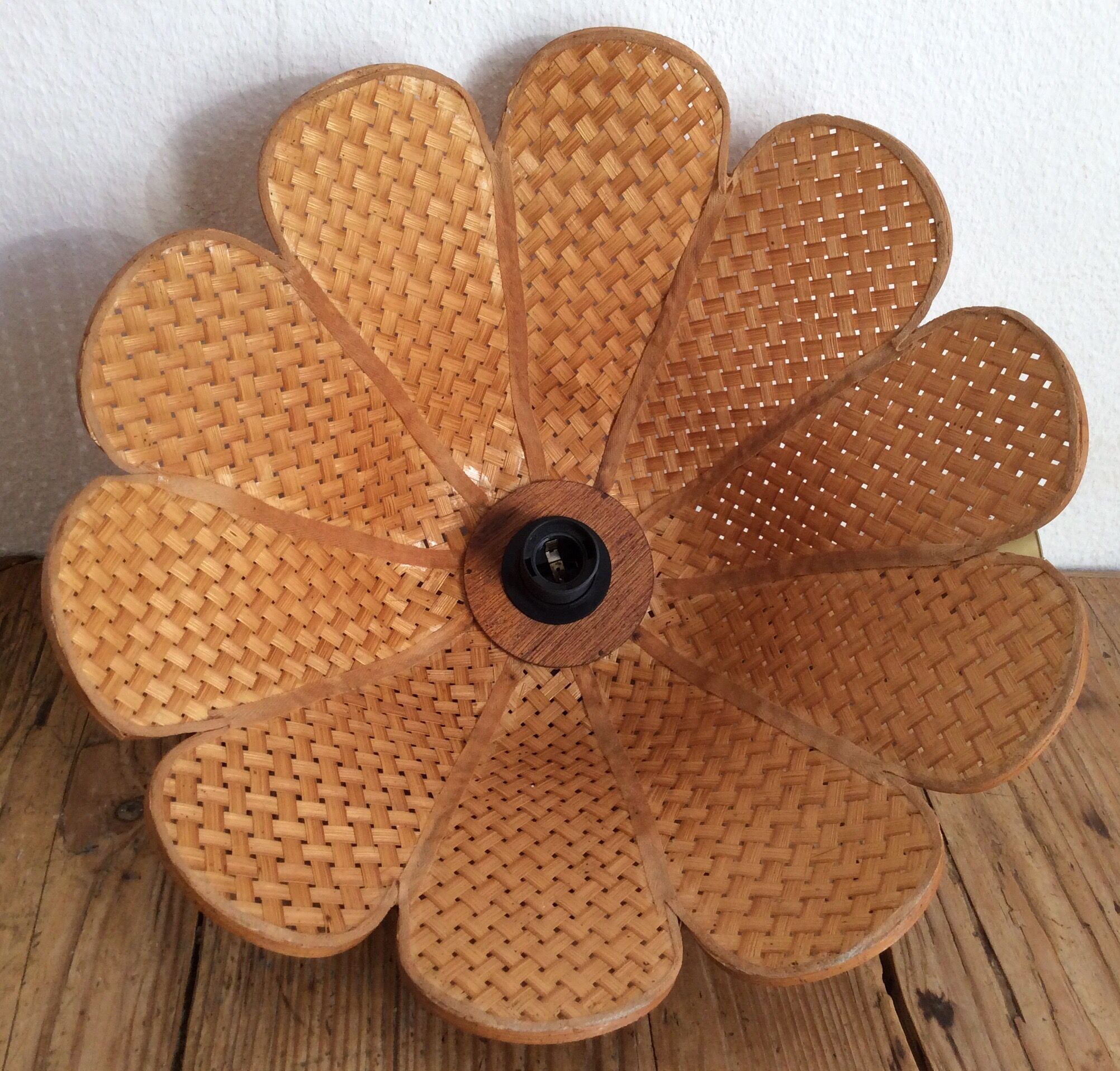 Rattan flower hanging 60s