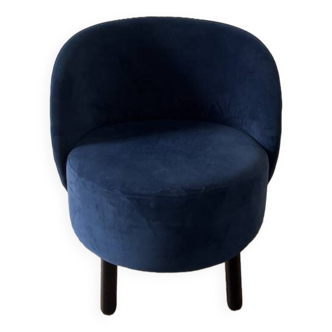 Crapaud armchair in midnight blue velvet habitat bold