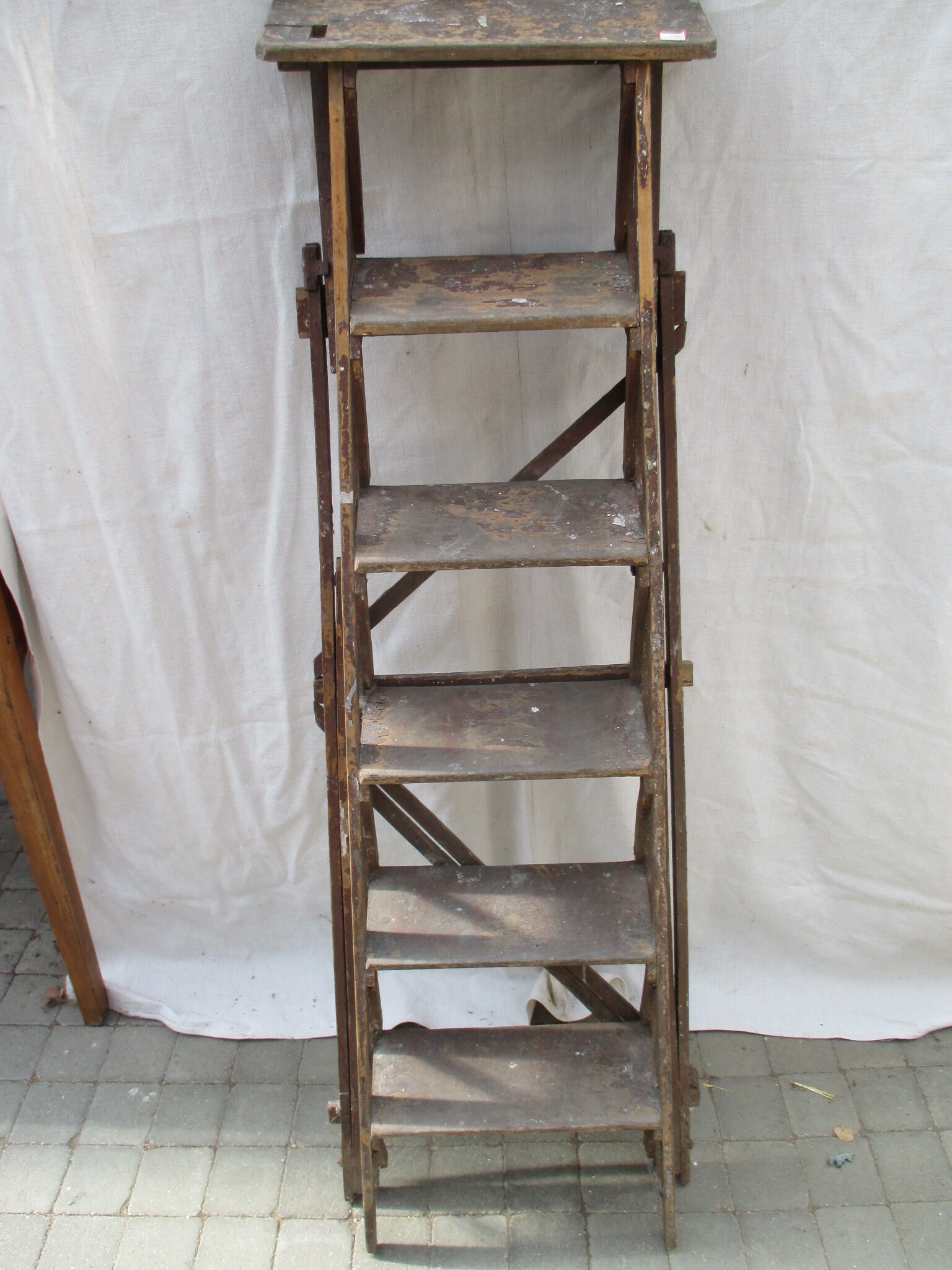 Painter wooden stepladder