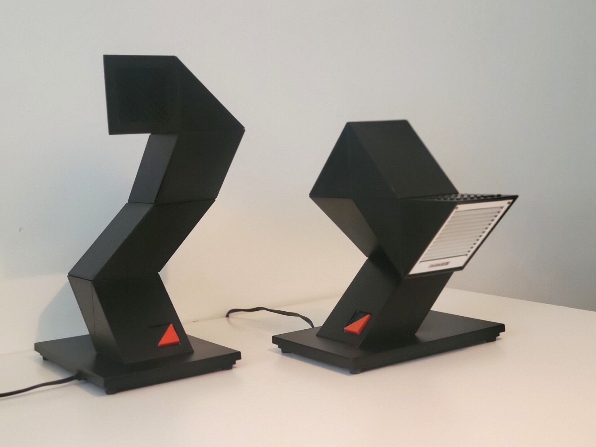 Ensemble de 2 lampes Zig Zag vintage postmodernes par Massive Belgique, 1984
