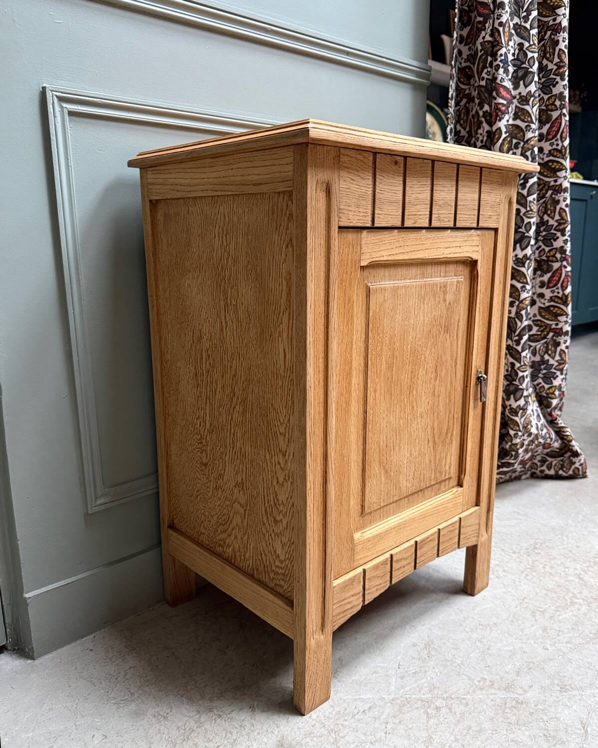 Small Art Deco jam cabinet in oak (renovated)