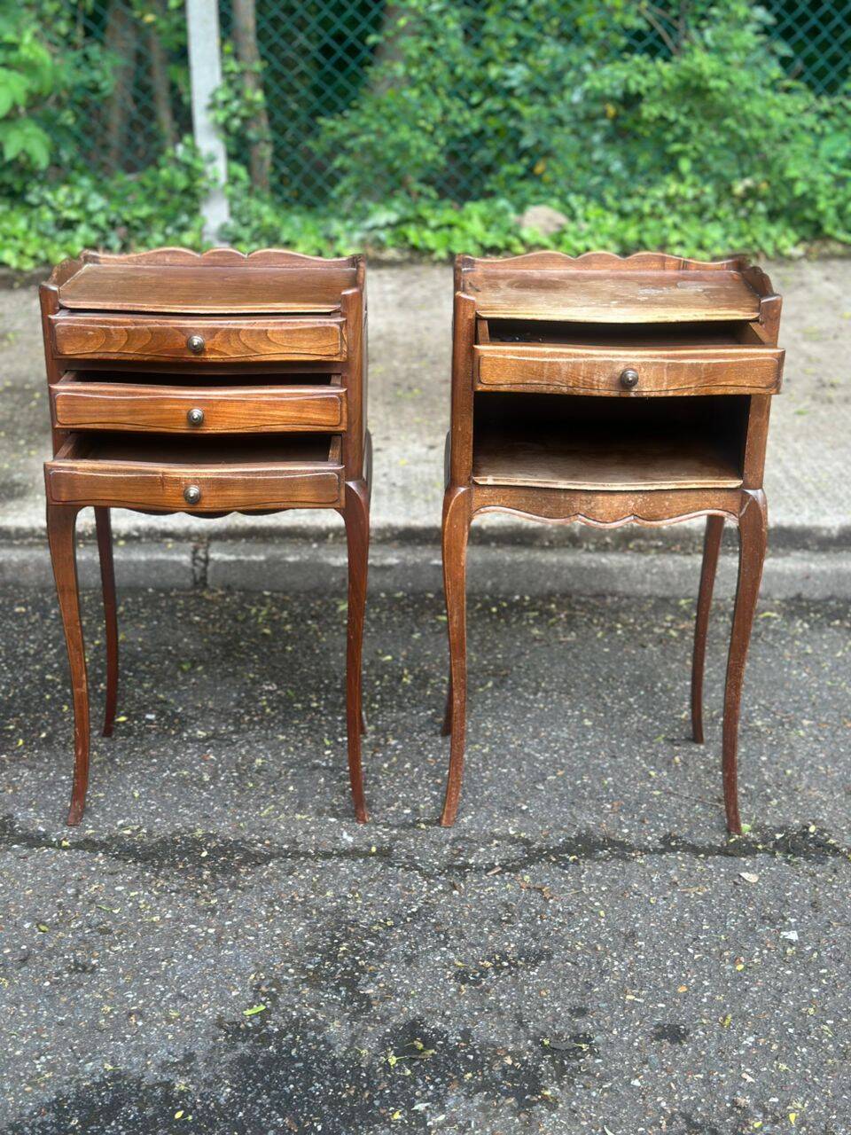 2 Louis XV bedside tables made of curved solid wood with drawers, 1920.