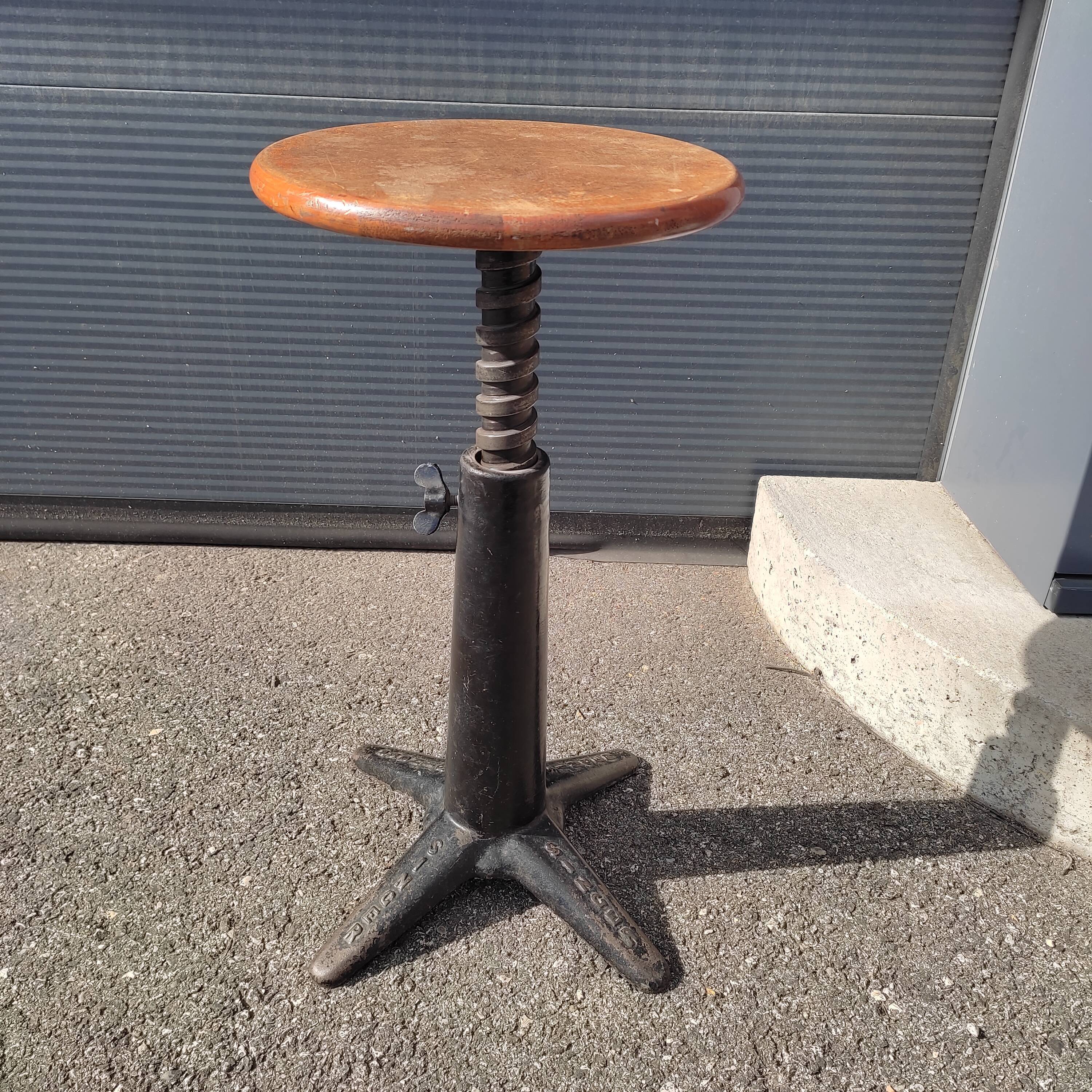 Singer Stool