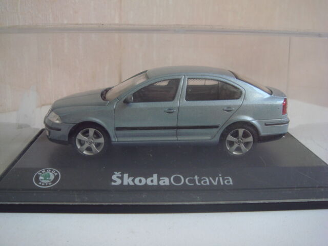 Skoda octavia 1996 silbergrau abrex 1/43