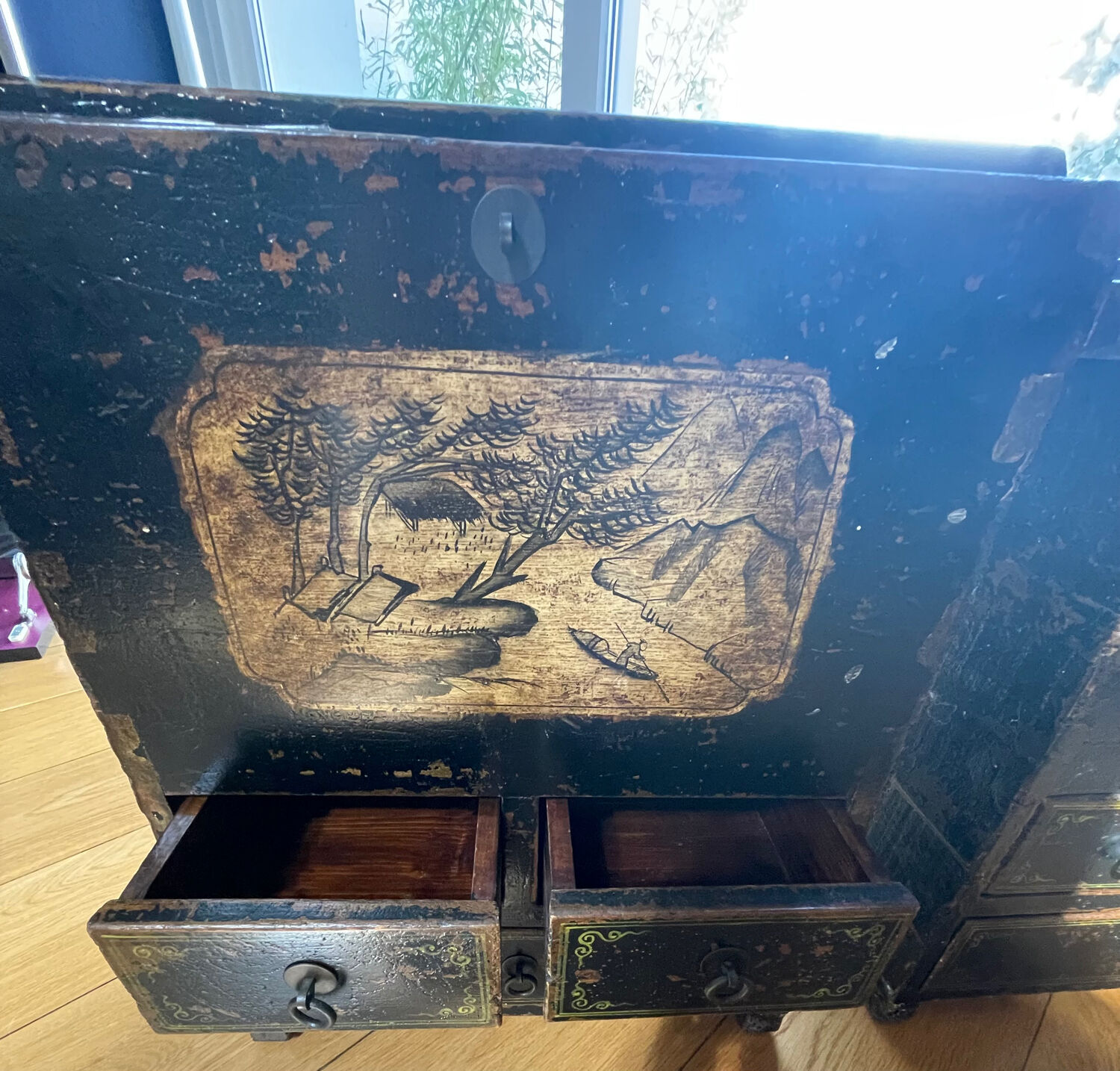 2 Chinese cabinets (a set of 2)