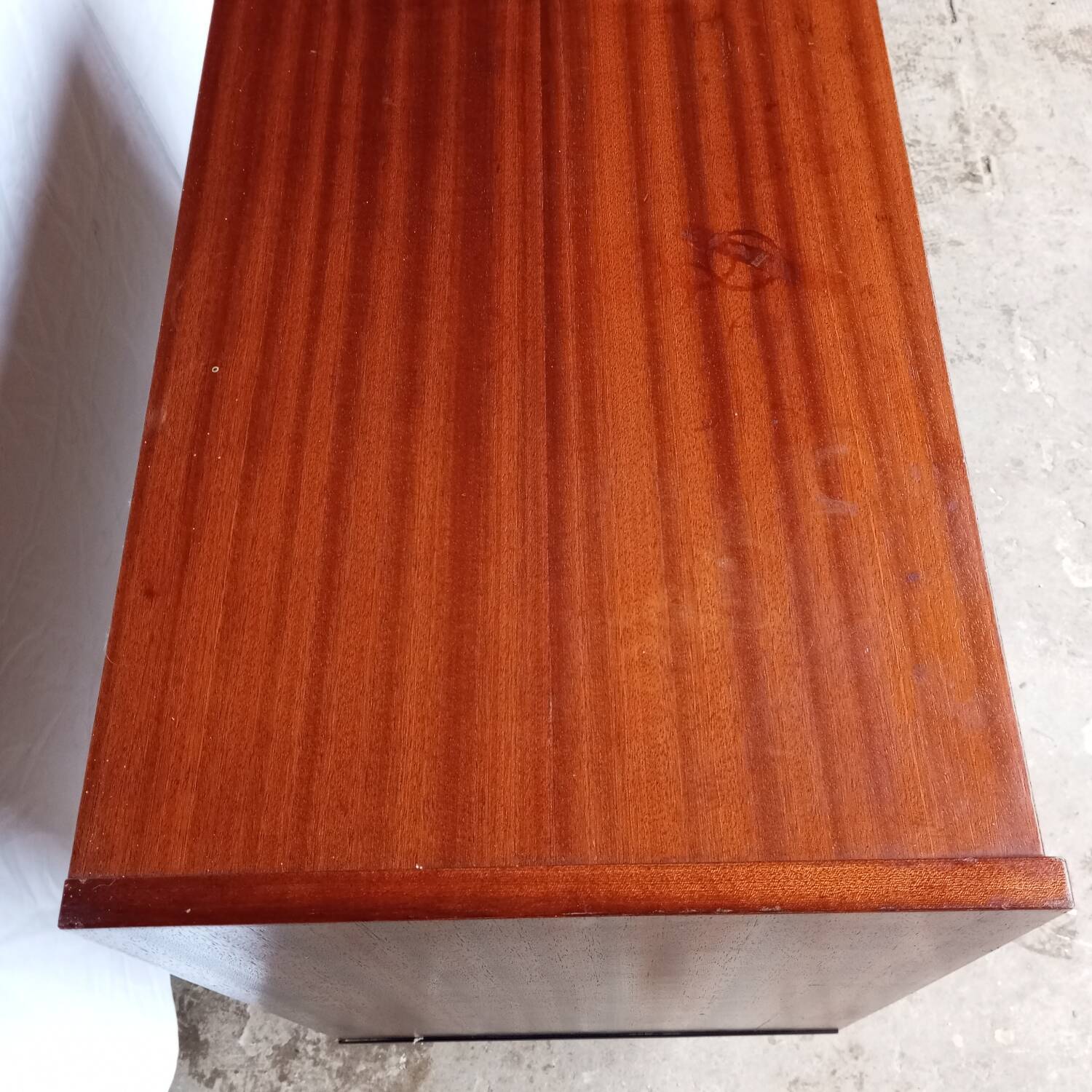 Commode années 60 à trois tiroirs