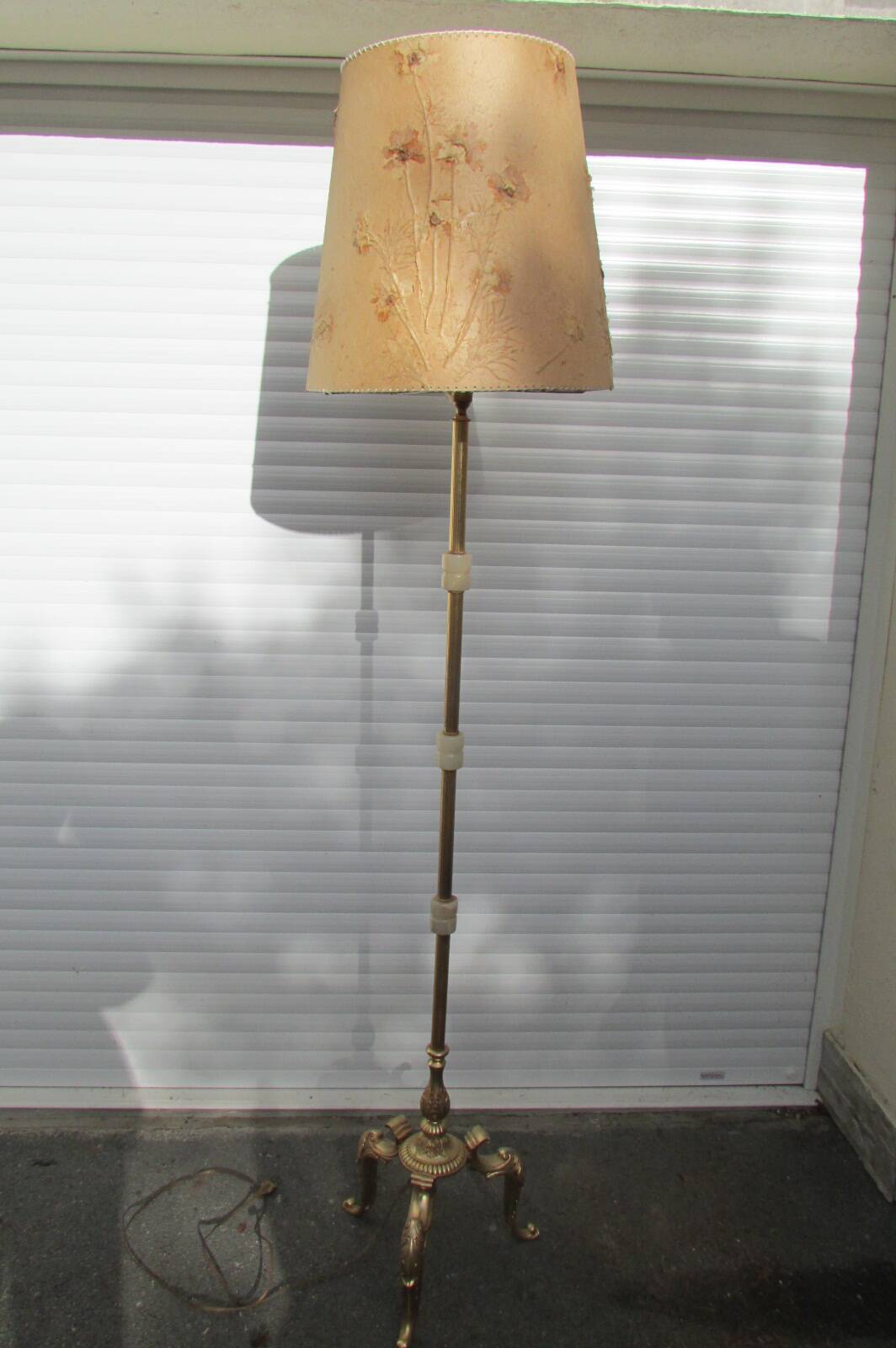 Vintage floor lamp in bronze, brass and onyx, tripod