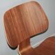 Chaise siège eames LCW walnut herman miller noyer