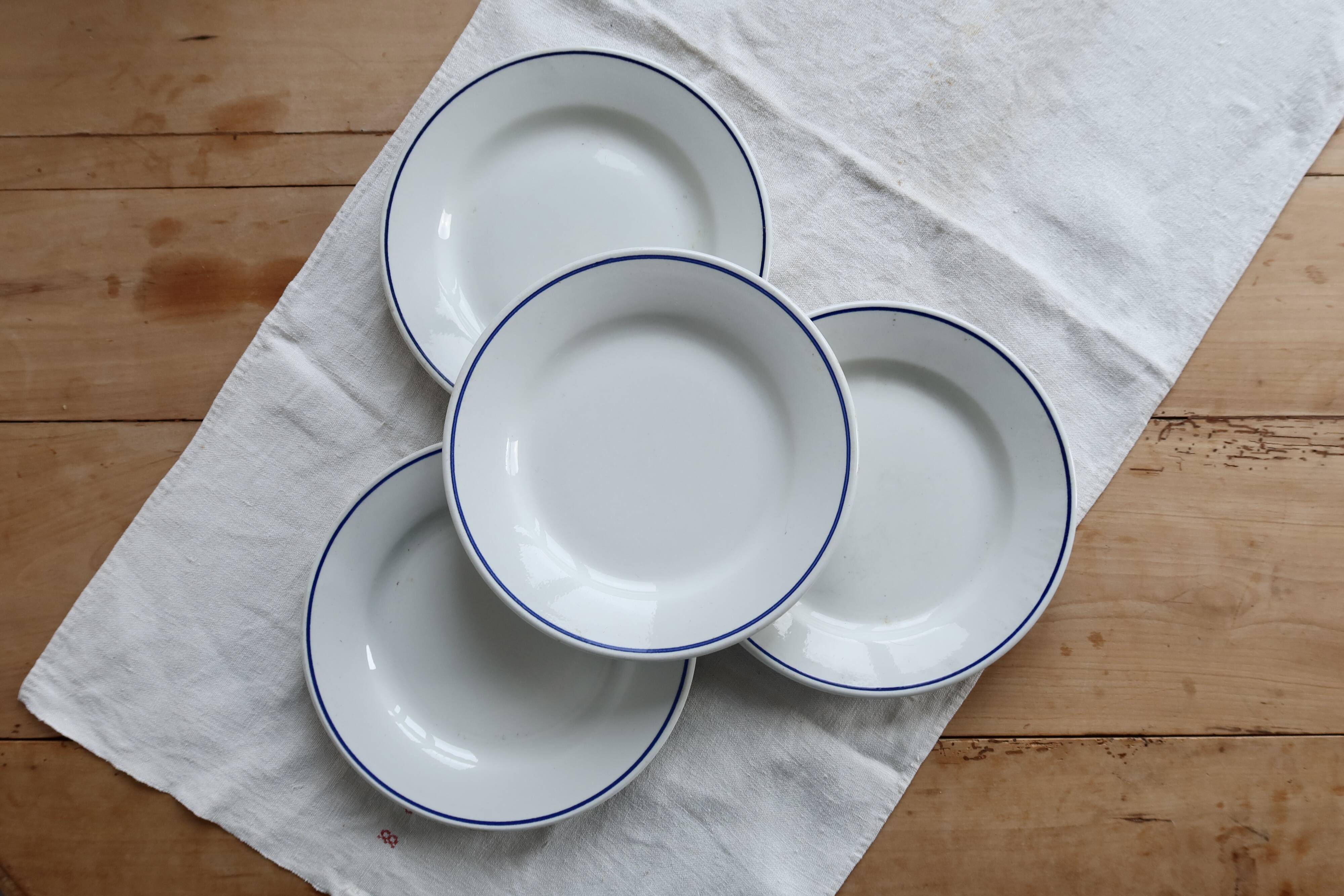 4 vintage Pyroblan Sarreguemines flat plates – Blue rim bistro style